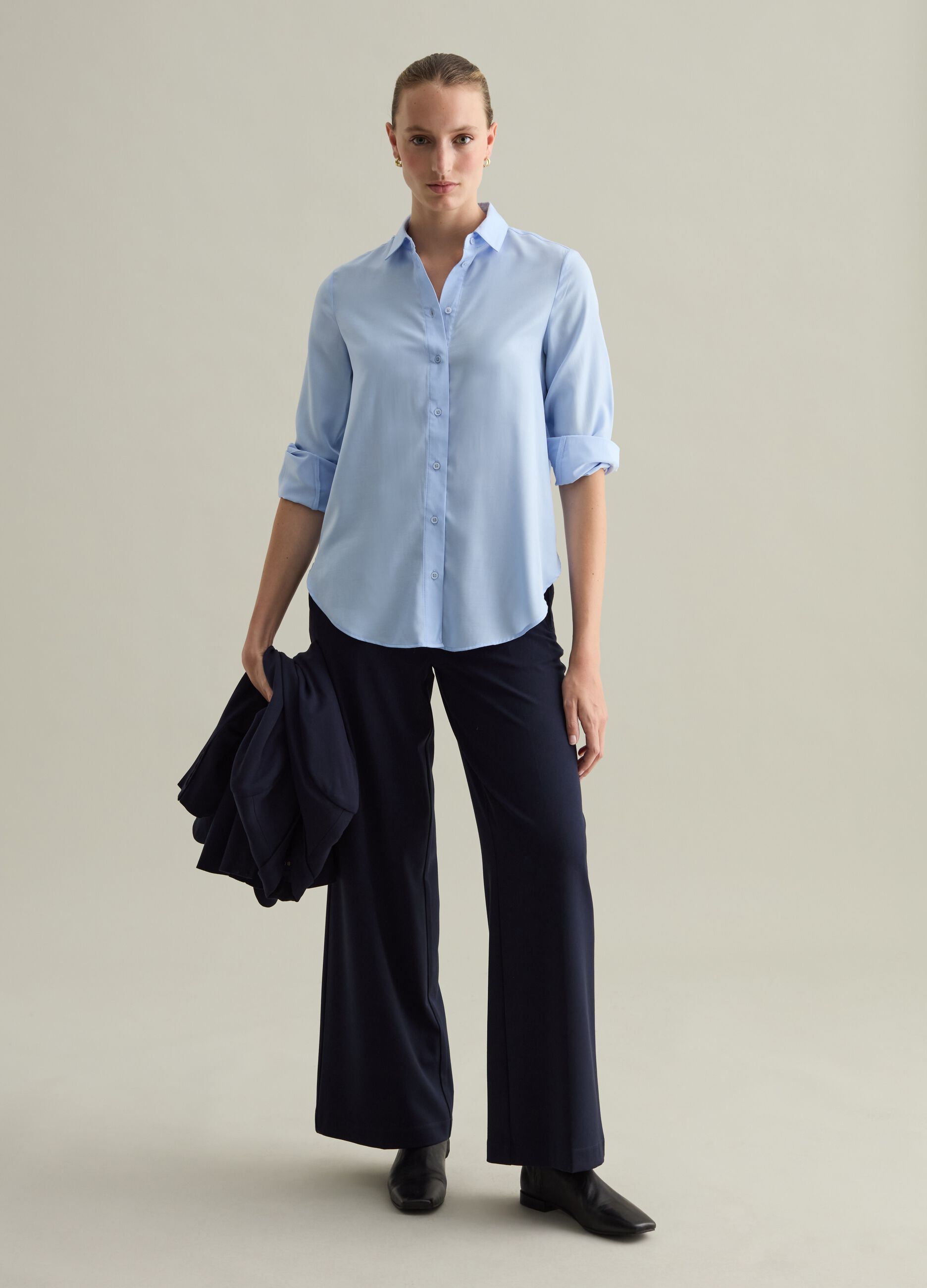 Contemporary shirt in viscose blend