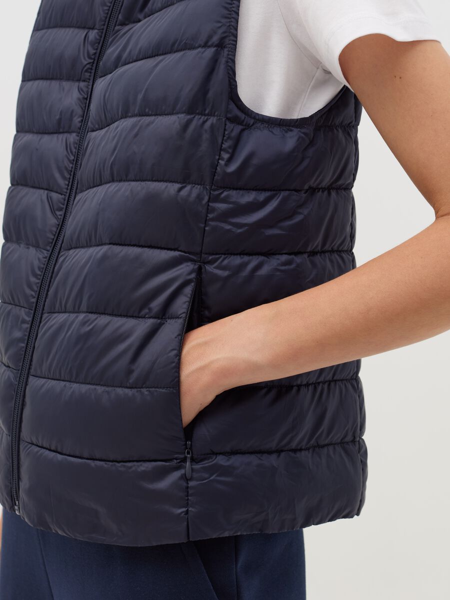 Ultralight gilet with high neck_2