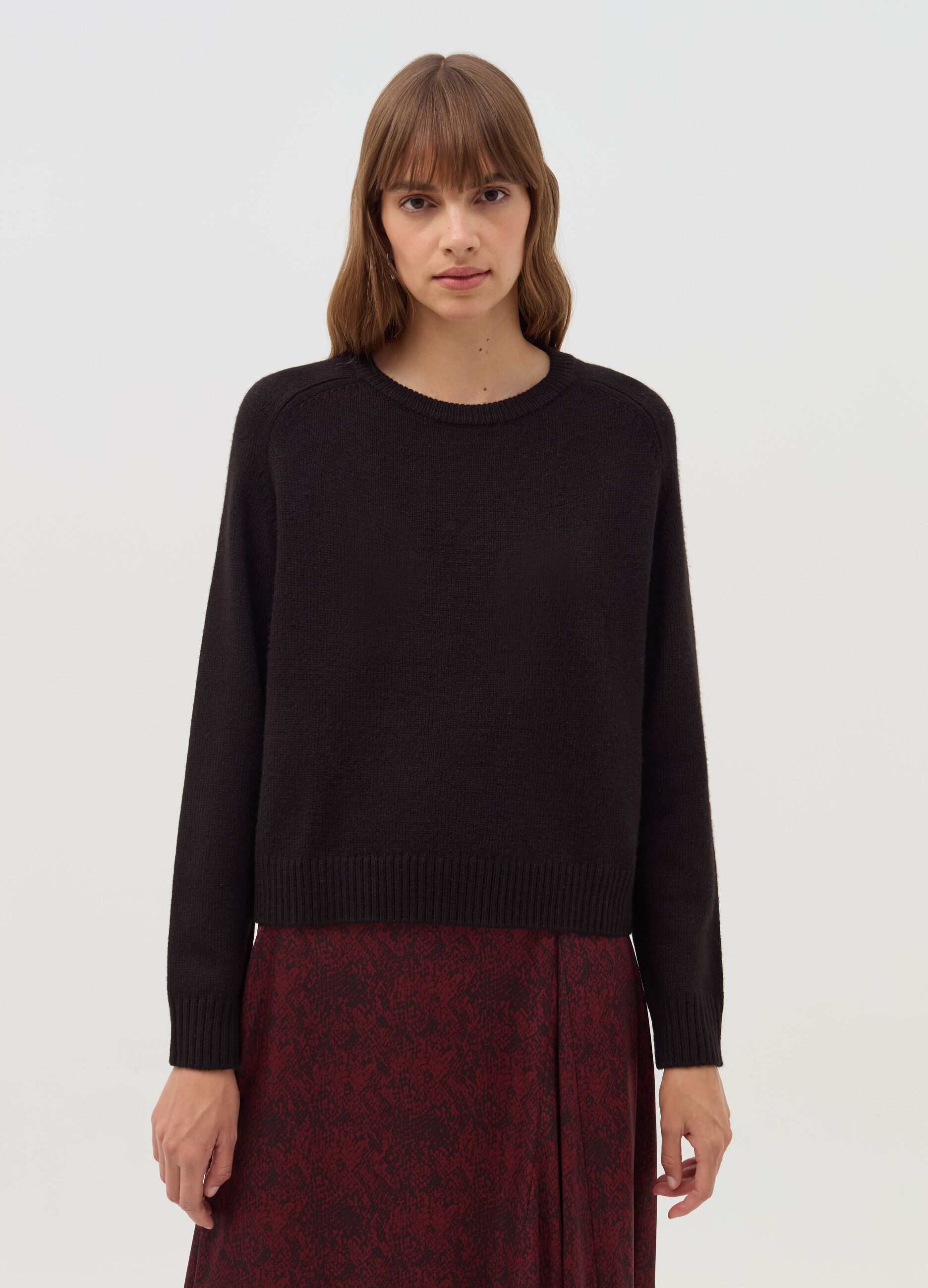 Pullover with raglan sleeves