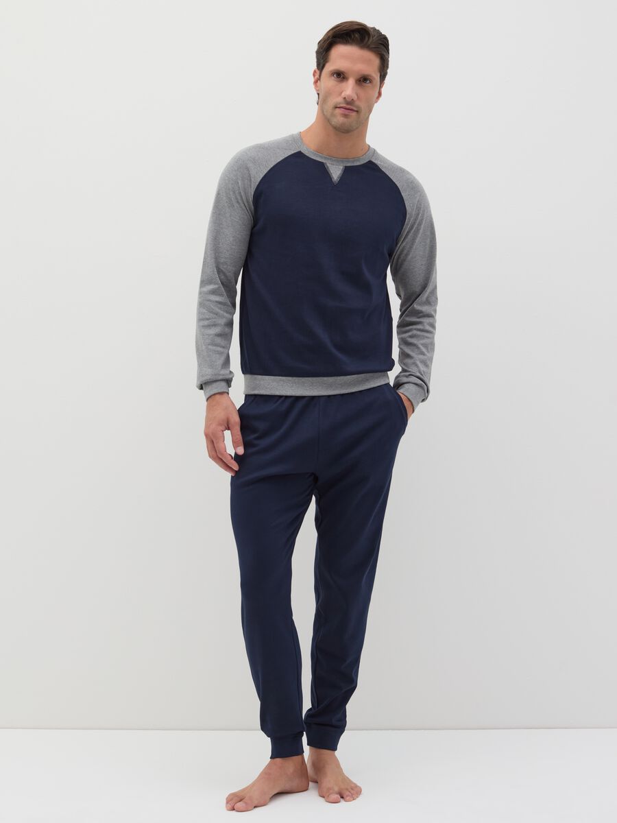 Full-length pyjamas with raglan sleeves_0