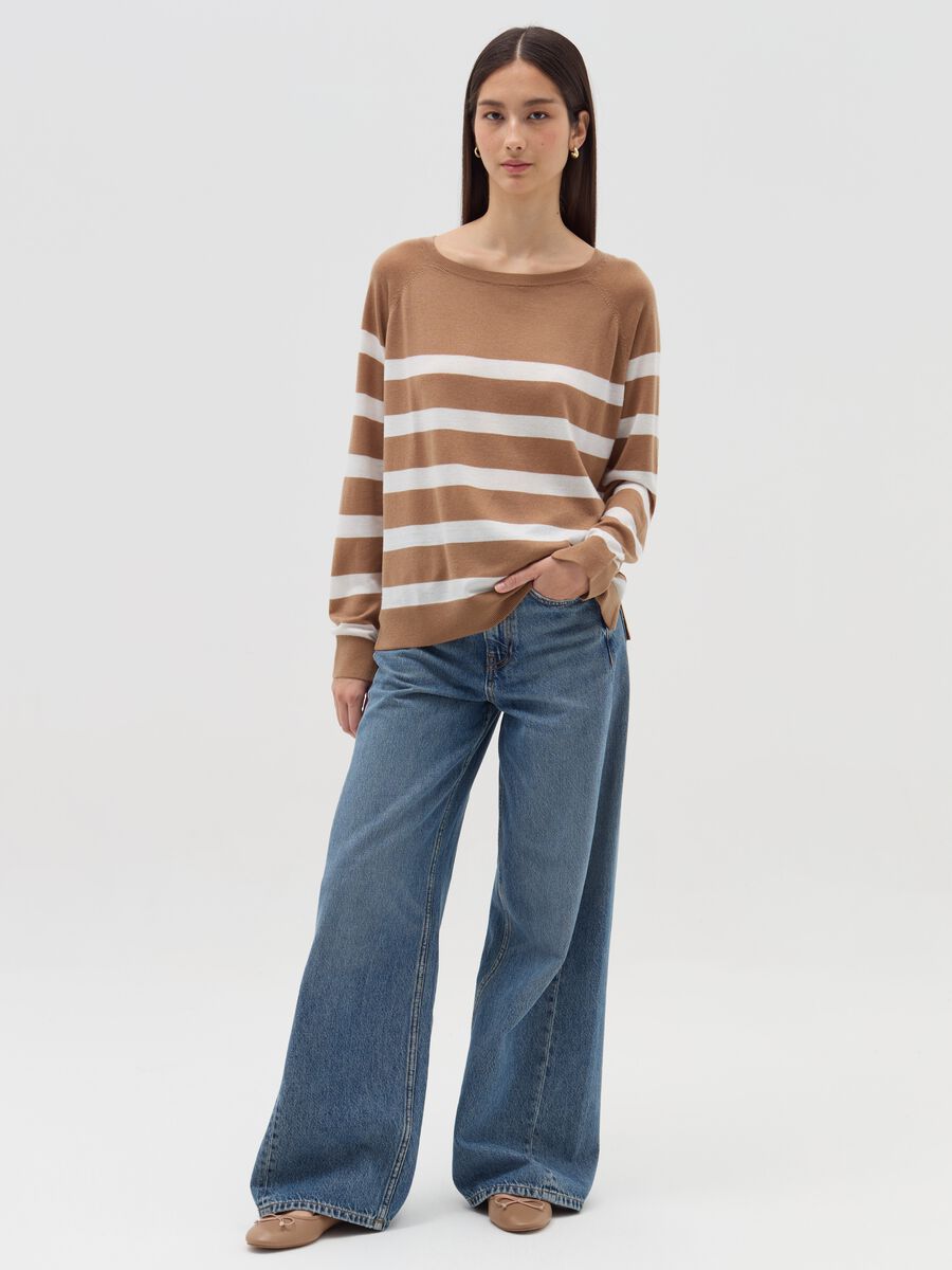 Striped top with raglan sleeves_0