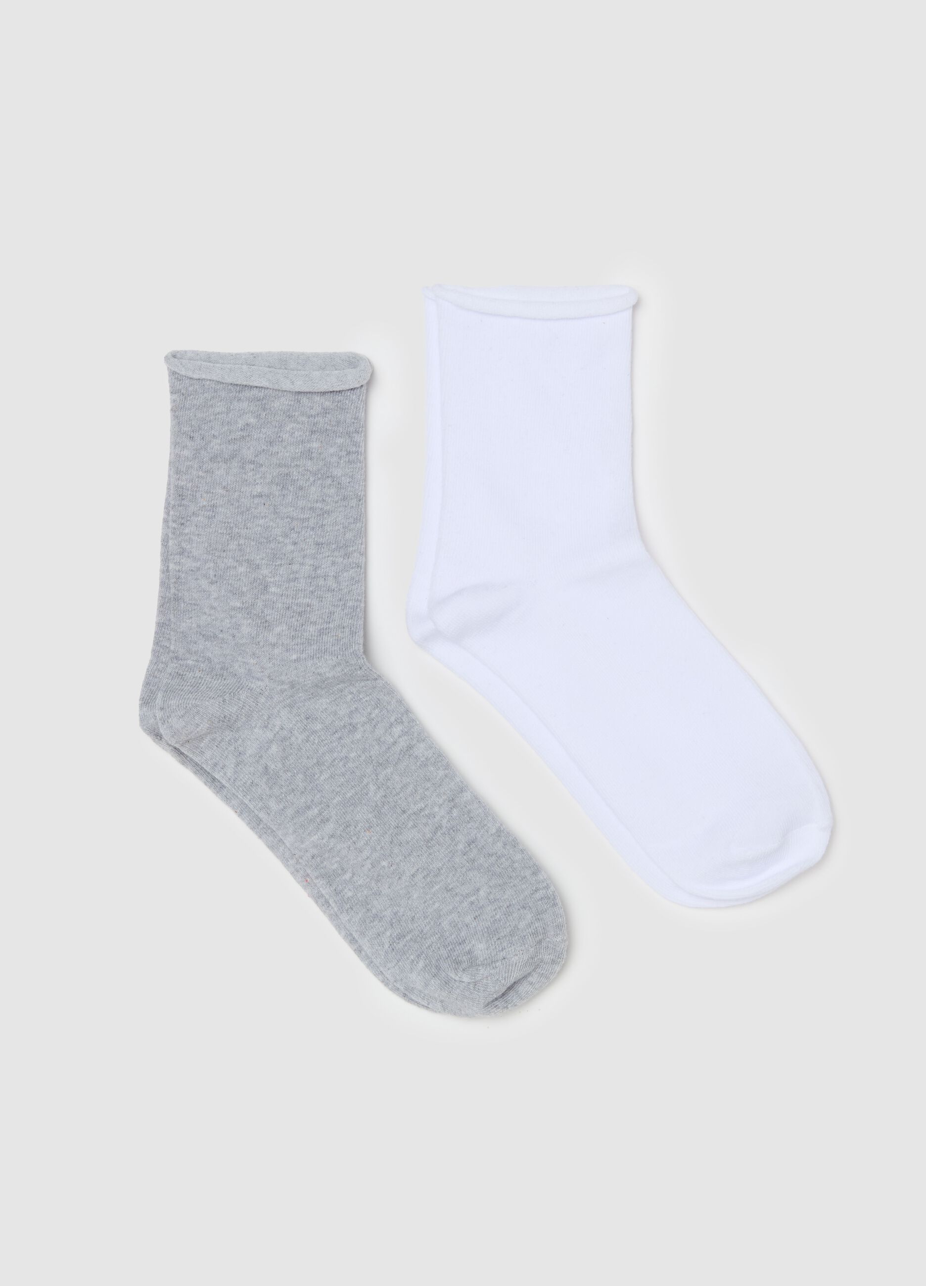 Two-pair pack short socks with rolled edging