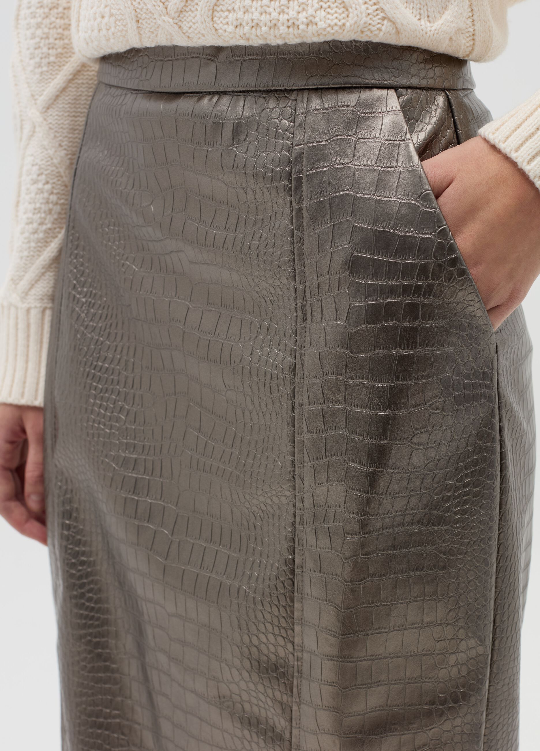 Longuette skirt with animal print texture