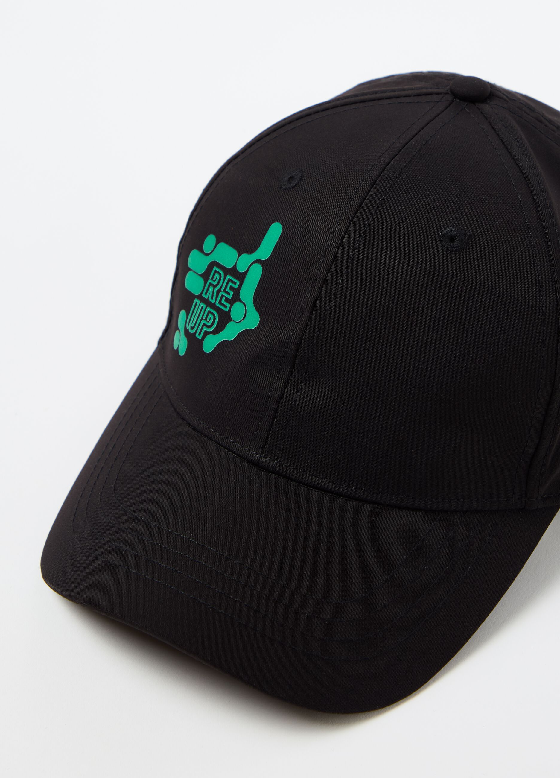 RE-UP water-repellent baseball cap