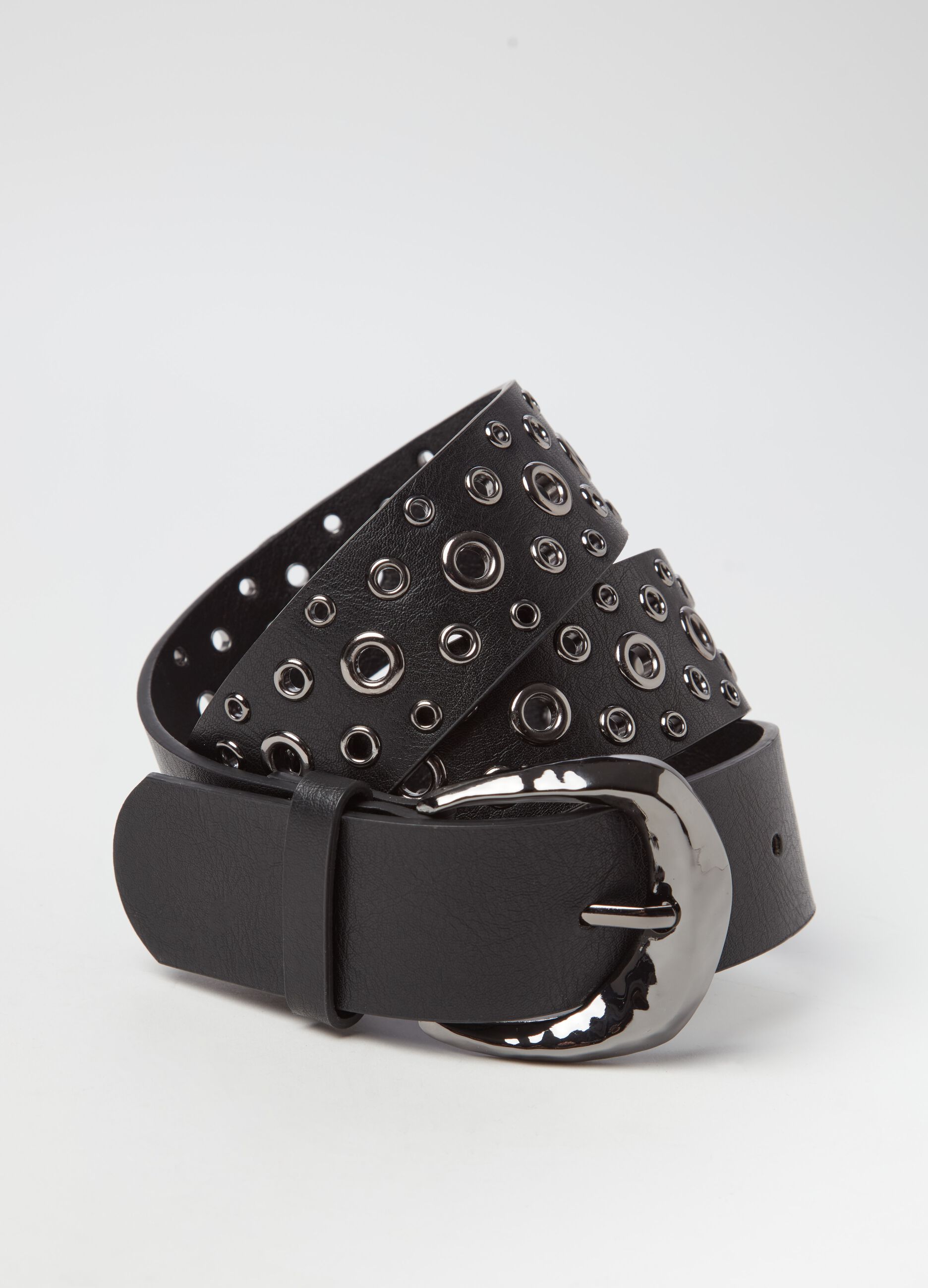 Belt with metal eyelets