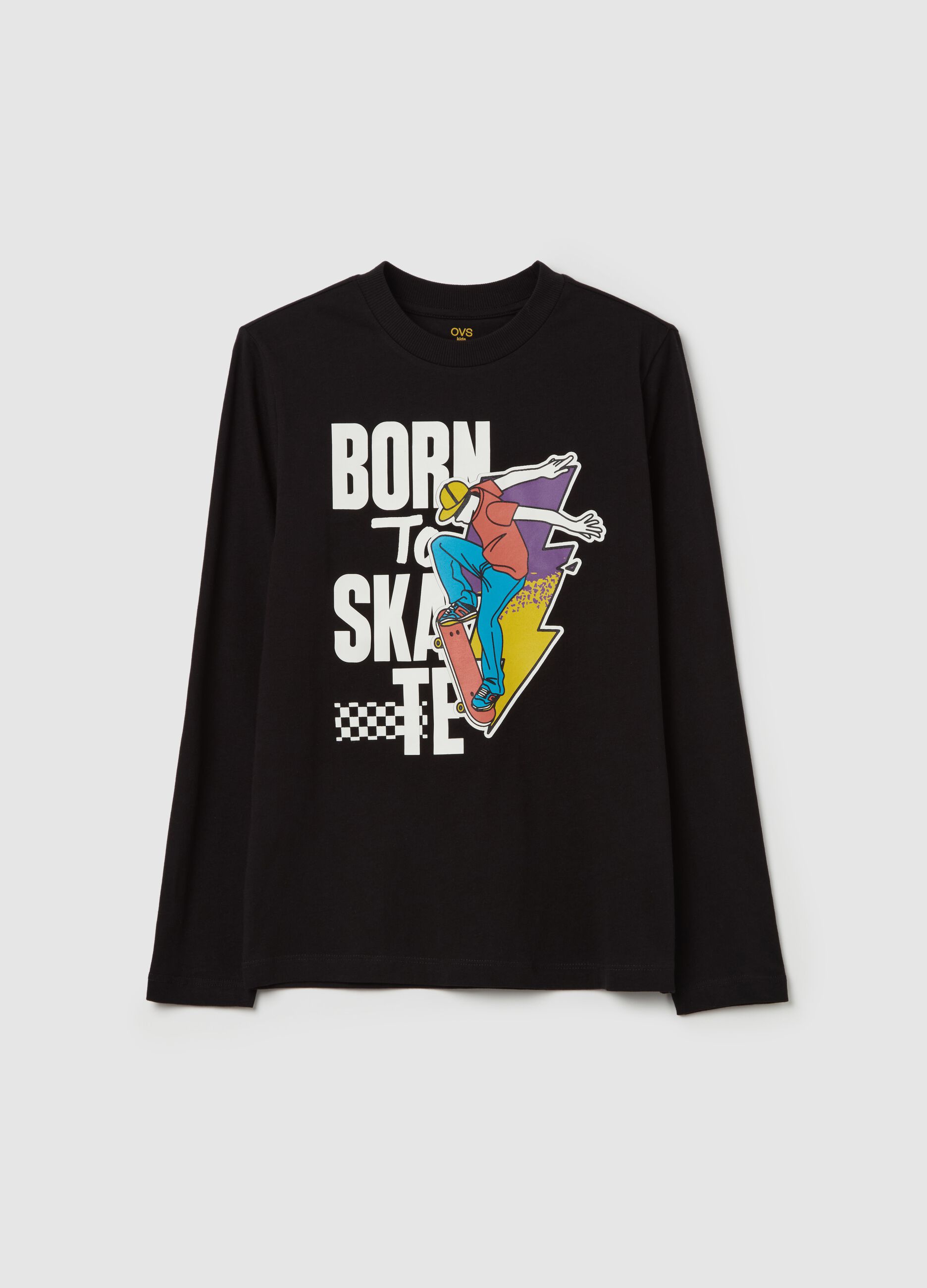 T-shirt with long sleeves and "Born to Skate” print