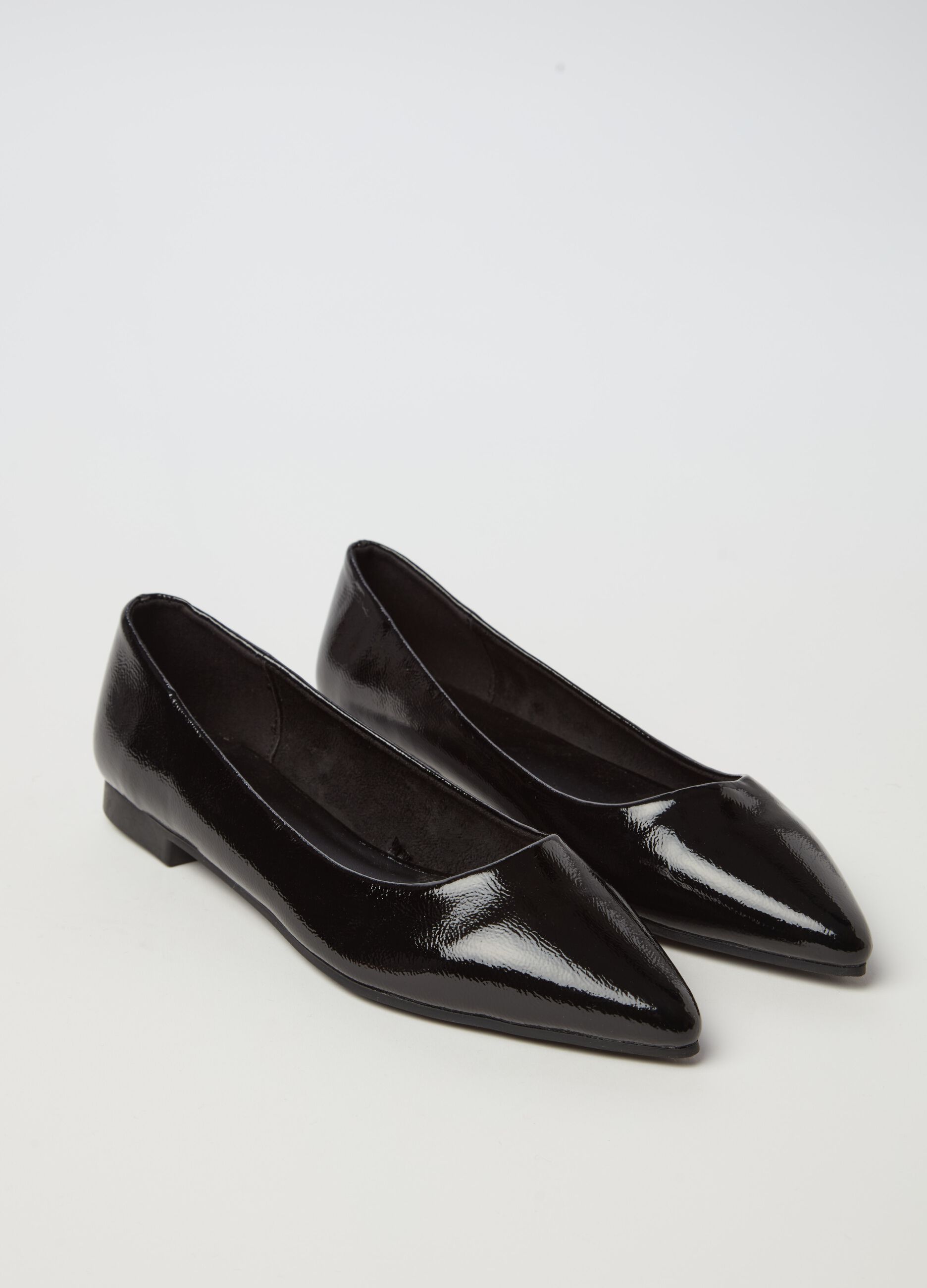 Pointed patent ballerina flats