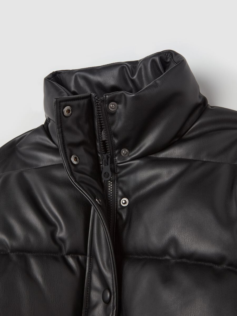 Glossy-effect crop down jacket with high neck_5