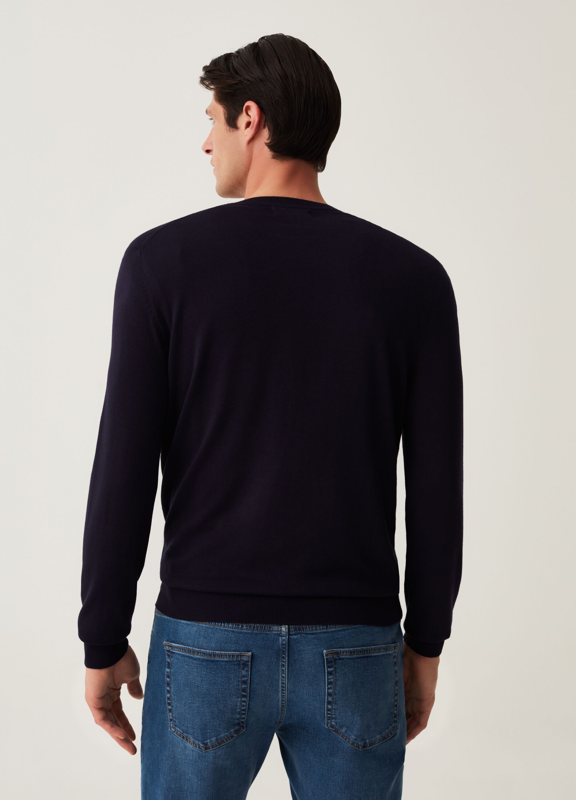 Round neck pullover