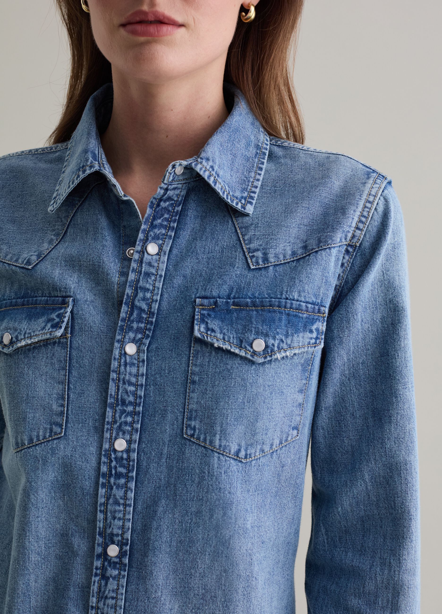 Western shirt in denim with pearl buttons