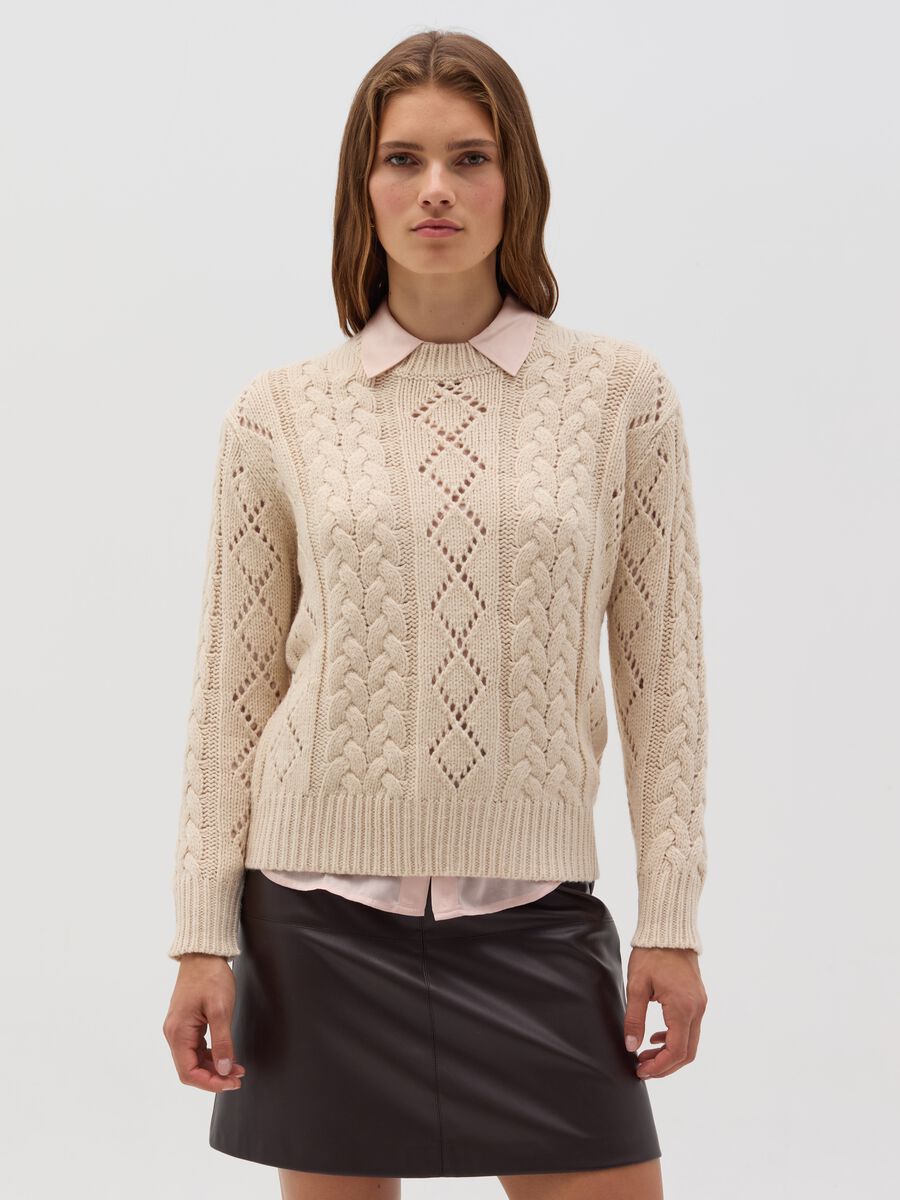 Cable-knit pullover with diamond motif_1