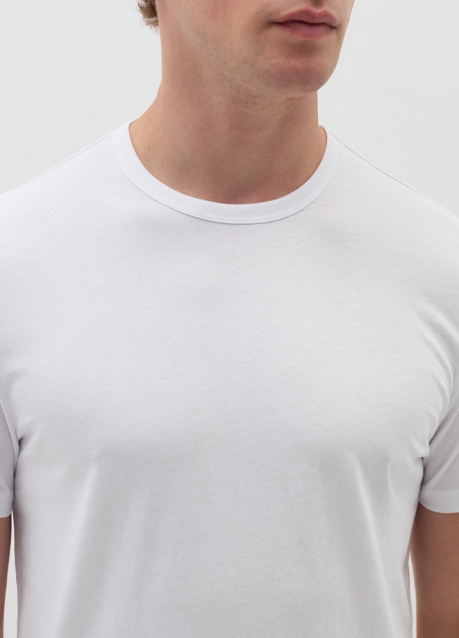 Two-pack undershirts with round neck in jersey