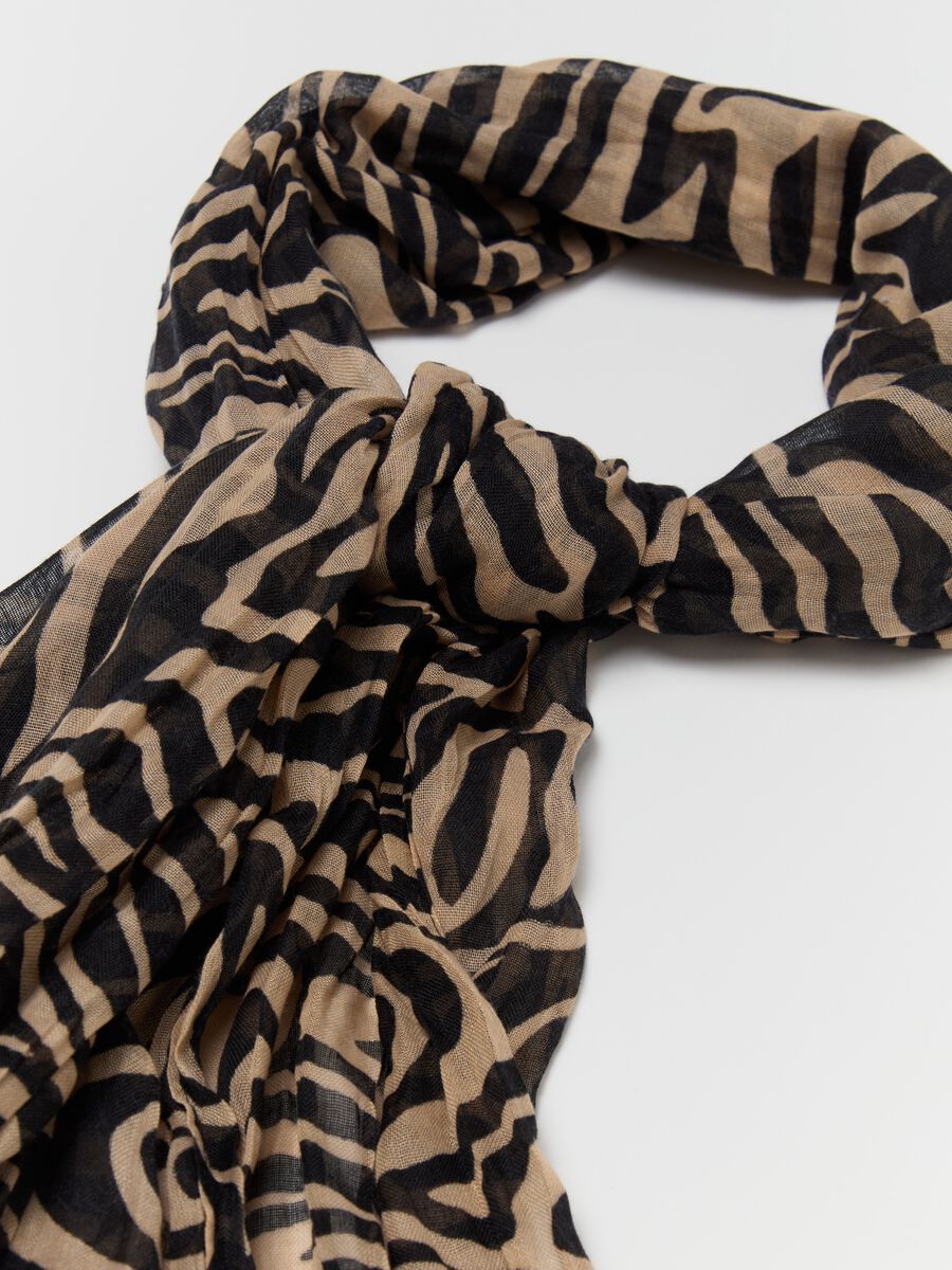 Crinkle-effect pashmina with all-over print_1