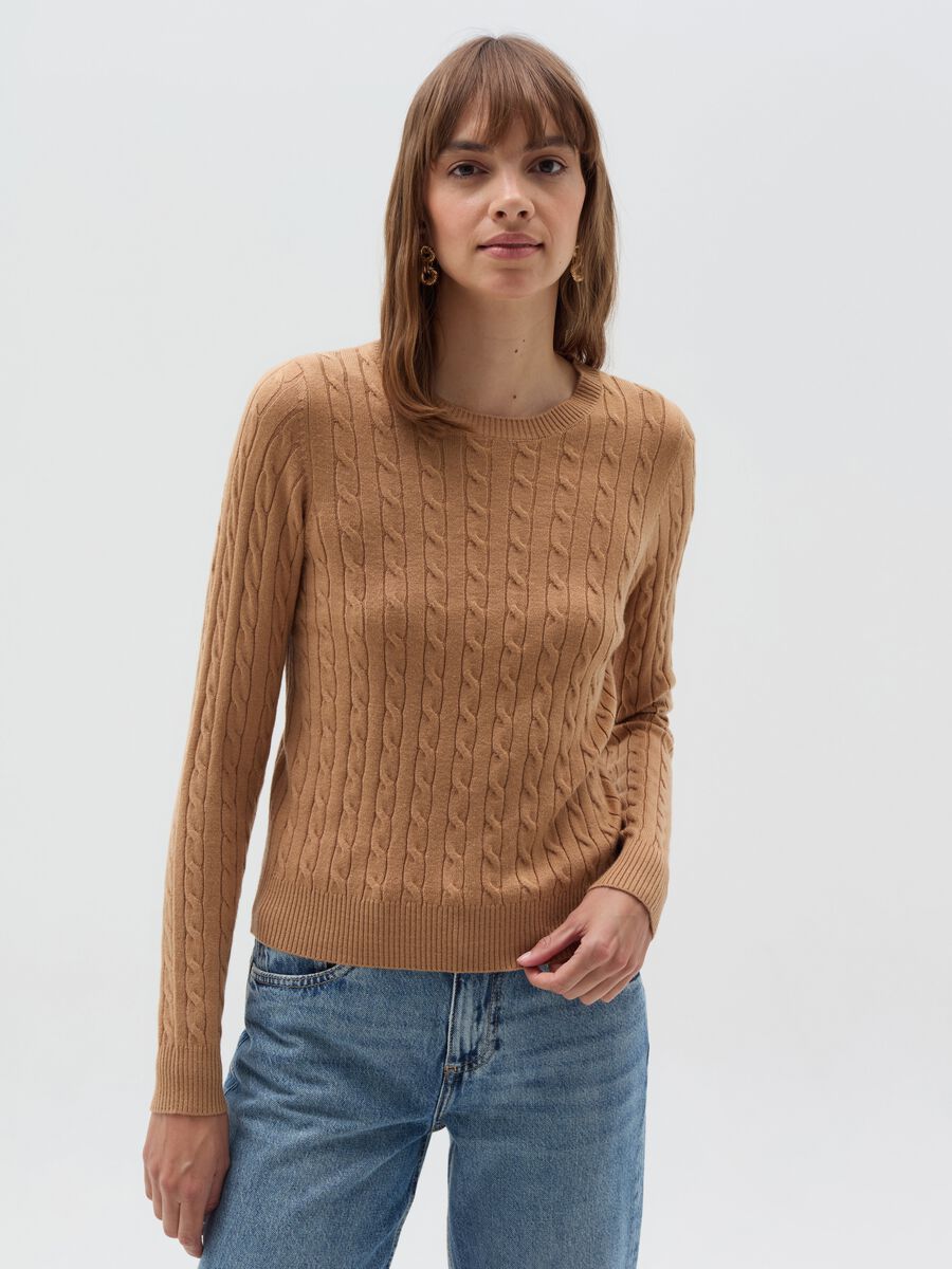 Ribbed pullover with cable-knit design_1