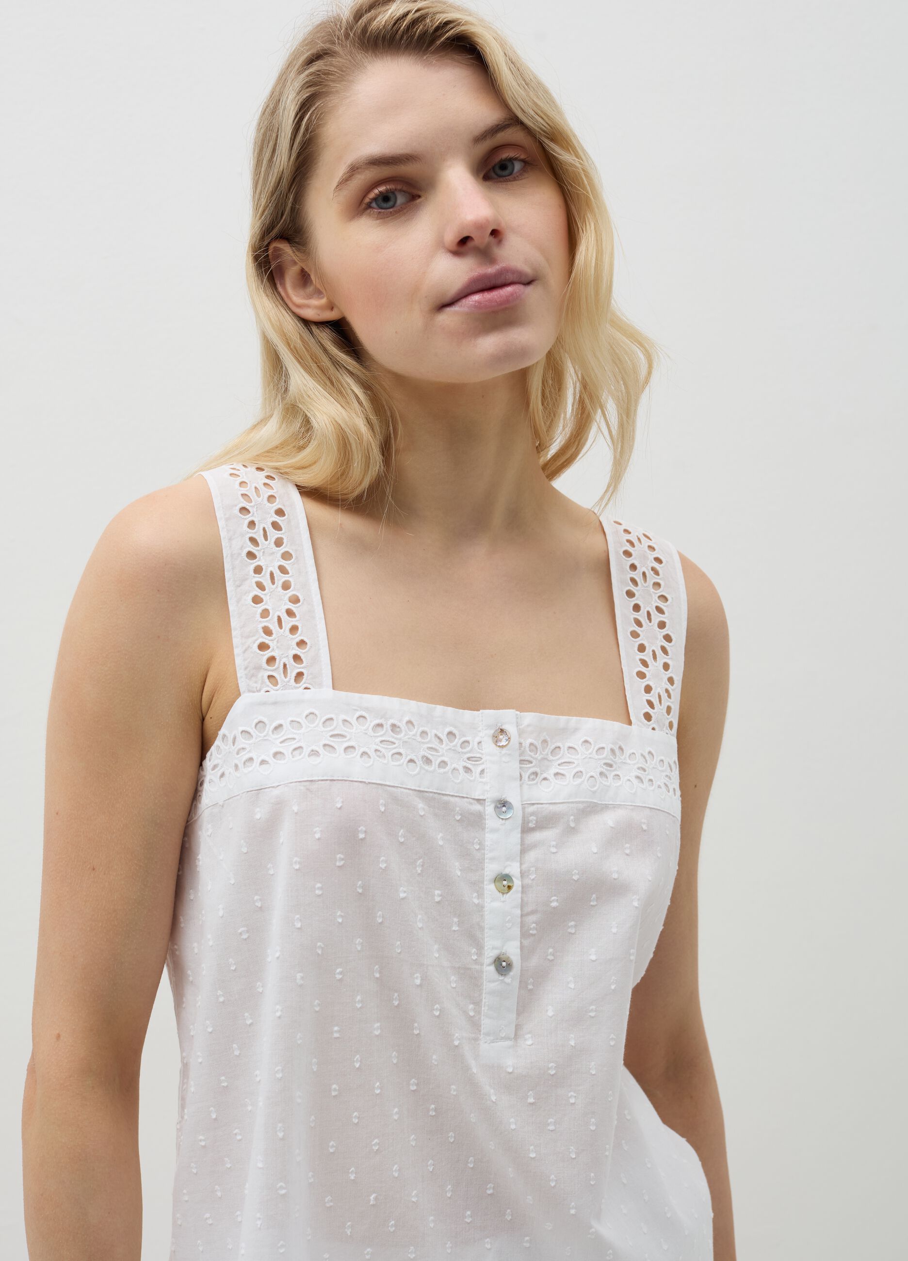 Pyjama top in cotton dobby with broderie anglaise