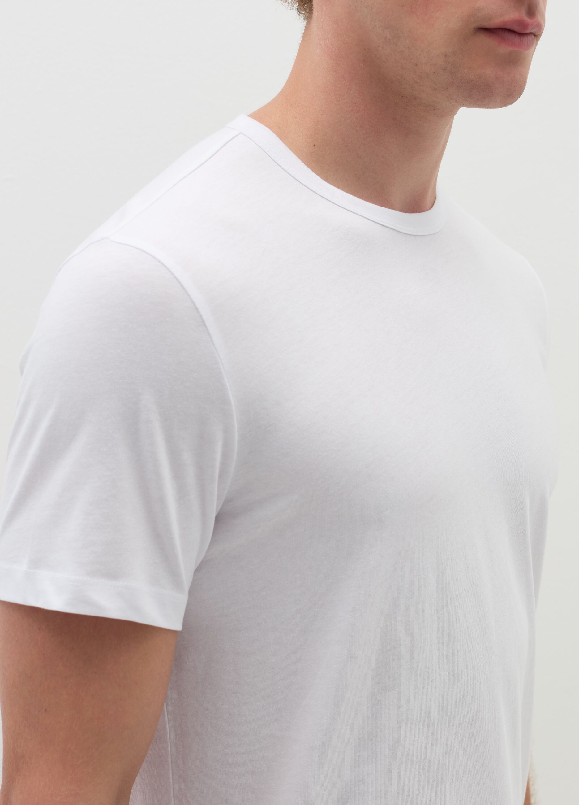 Two-pack undershirts with round neck in jersey