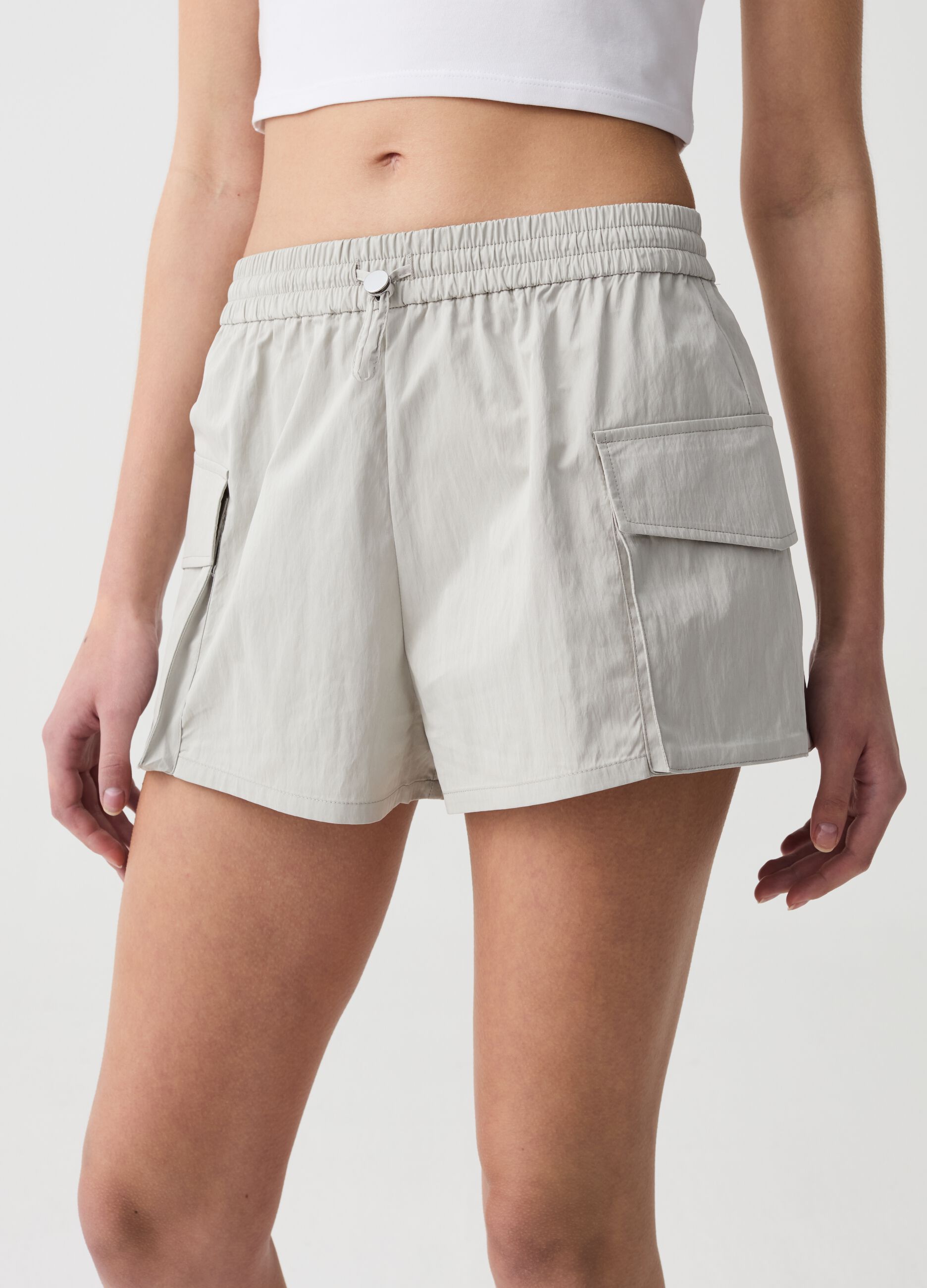 Cargo shorts in nylon