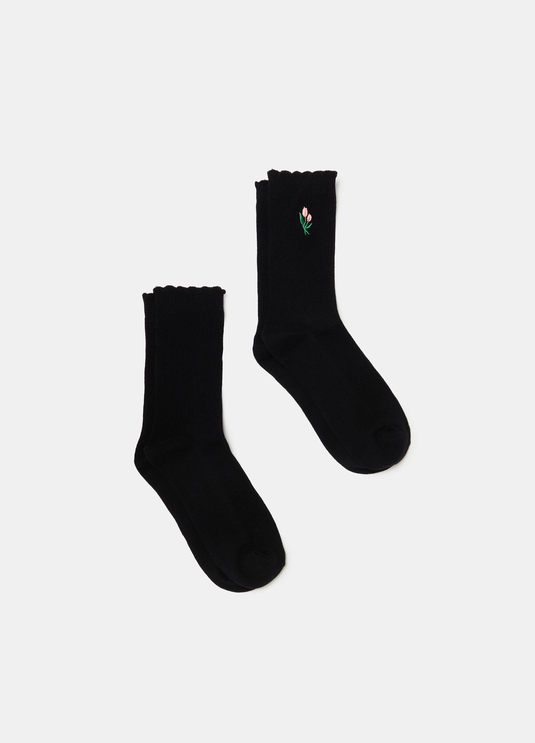 Two-pair pack short socks with wavy hem