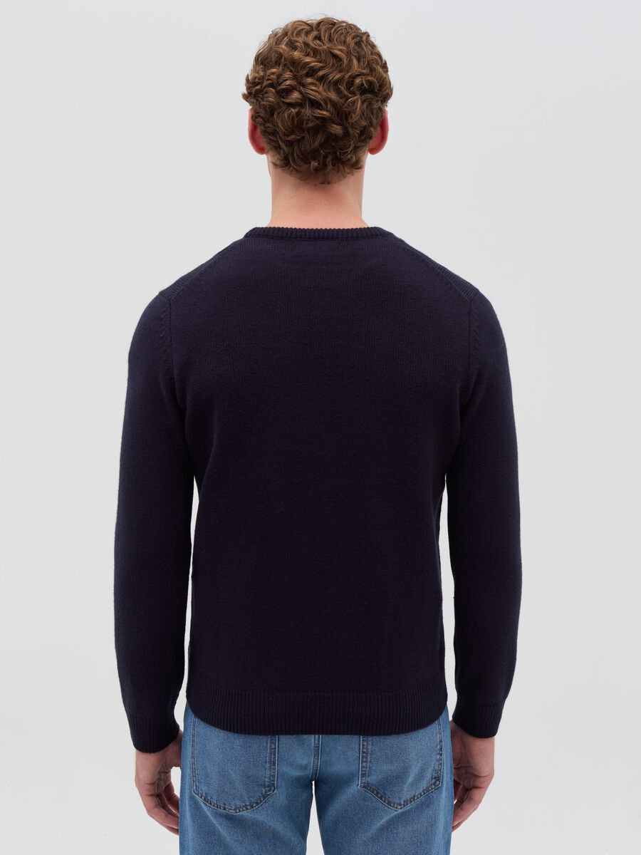 Round neck pullover_2