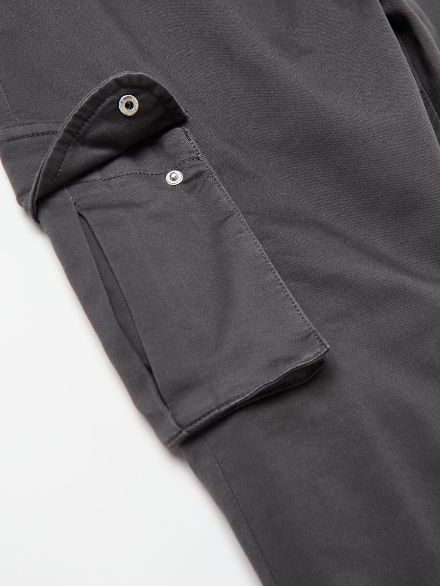 Cargo trousers in stretch cotton_5