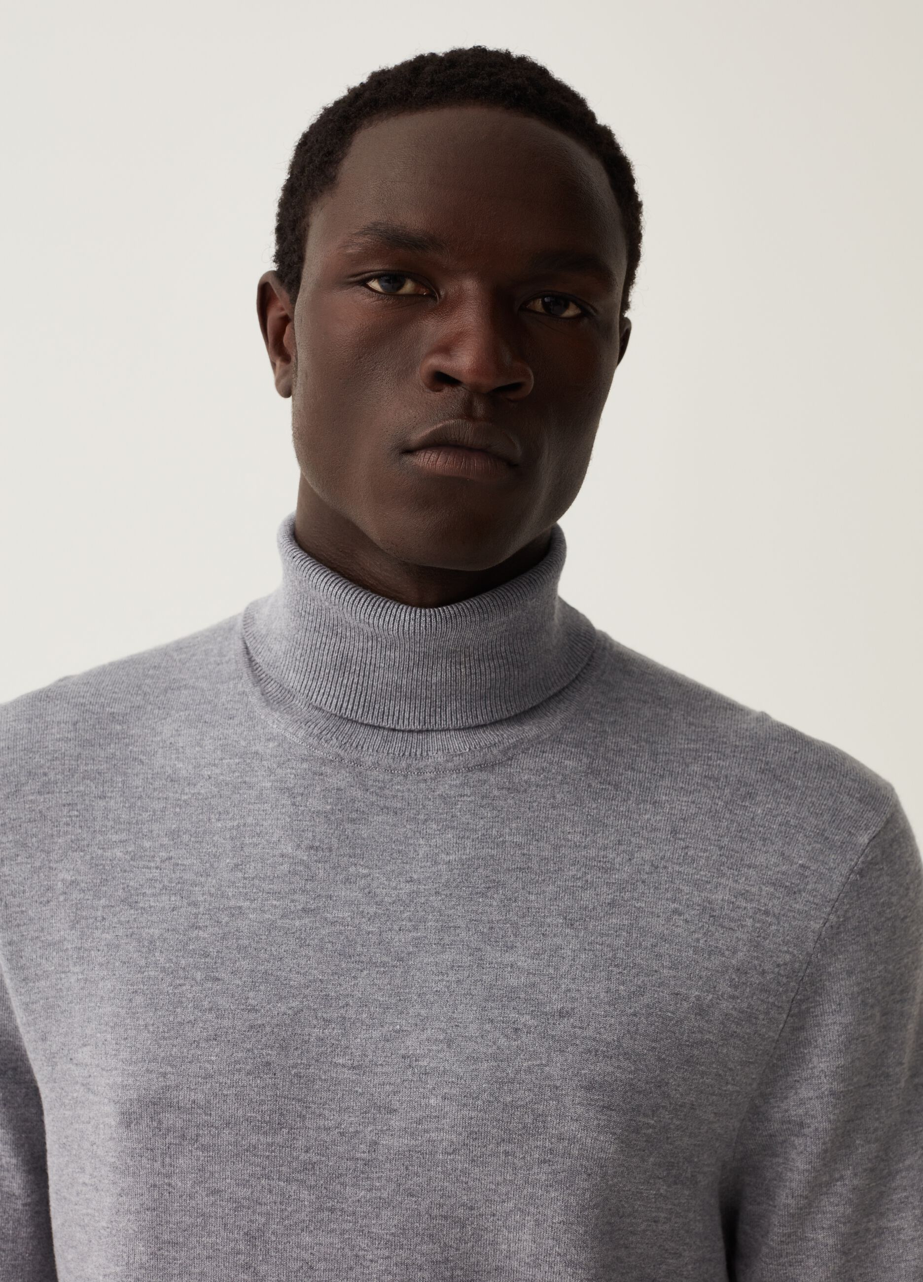 Pullover with high neck