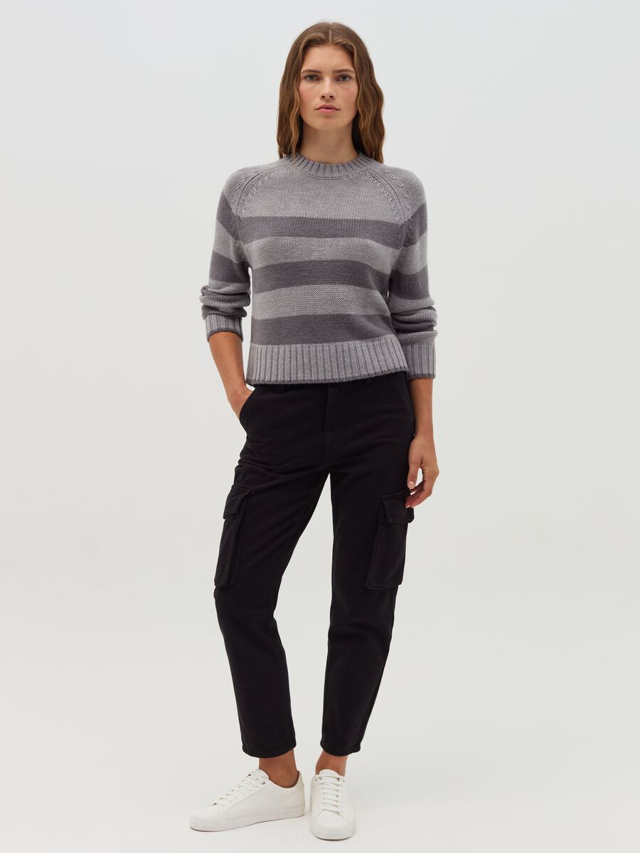 Striped pullover with raglan sleeves_1