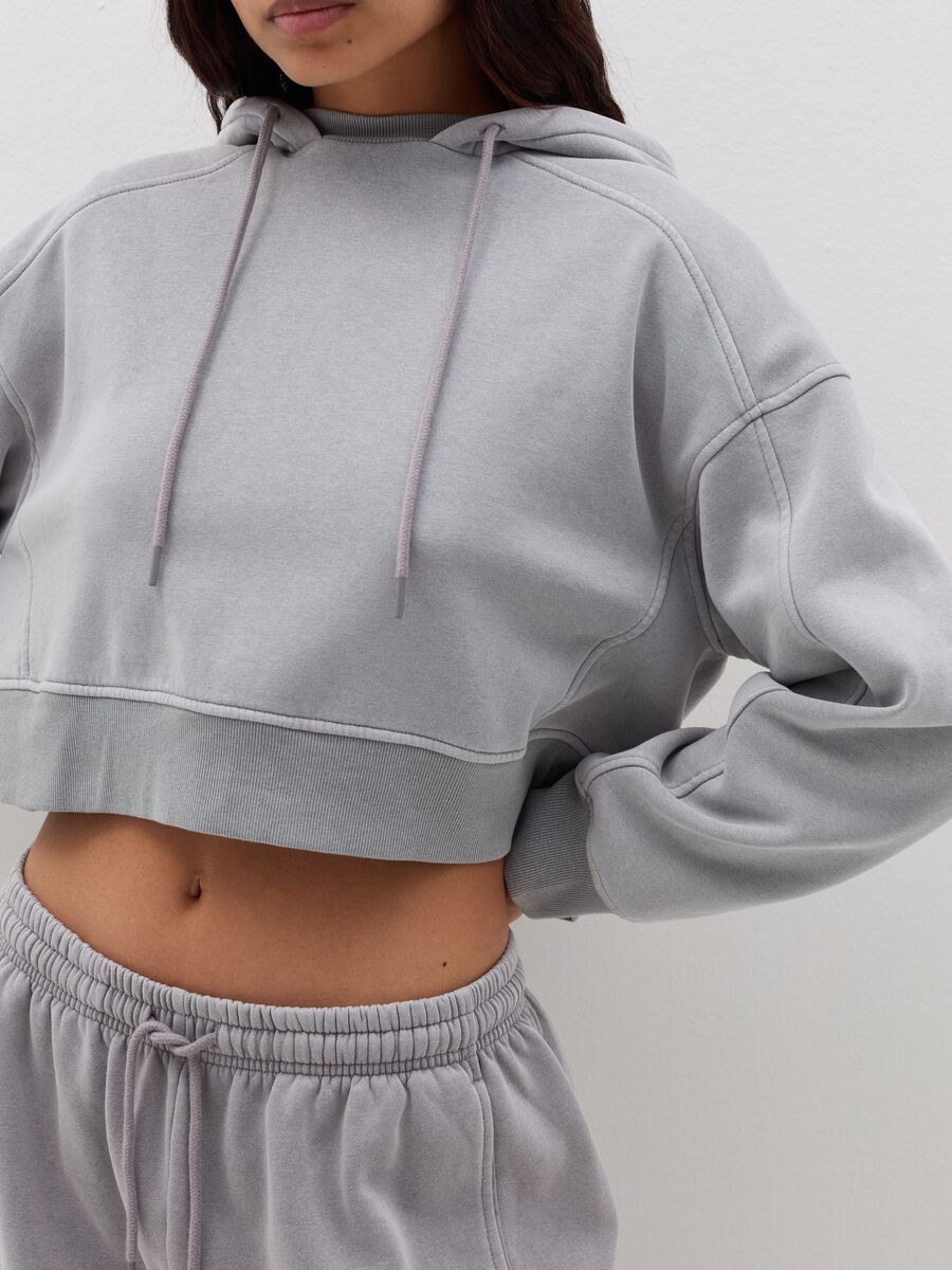 Crop sweatshirt with hood_3