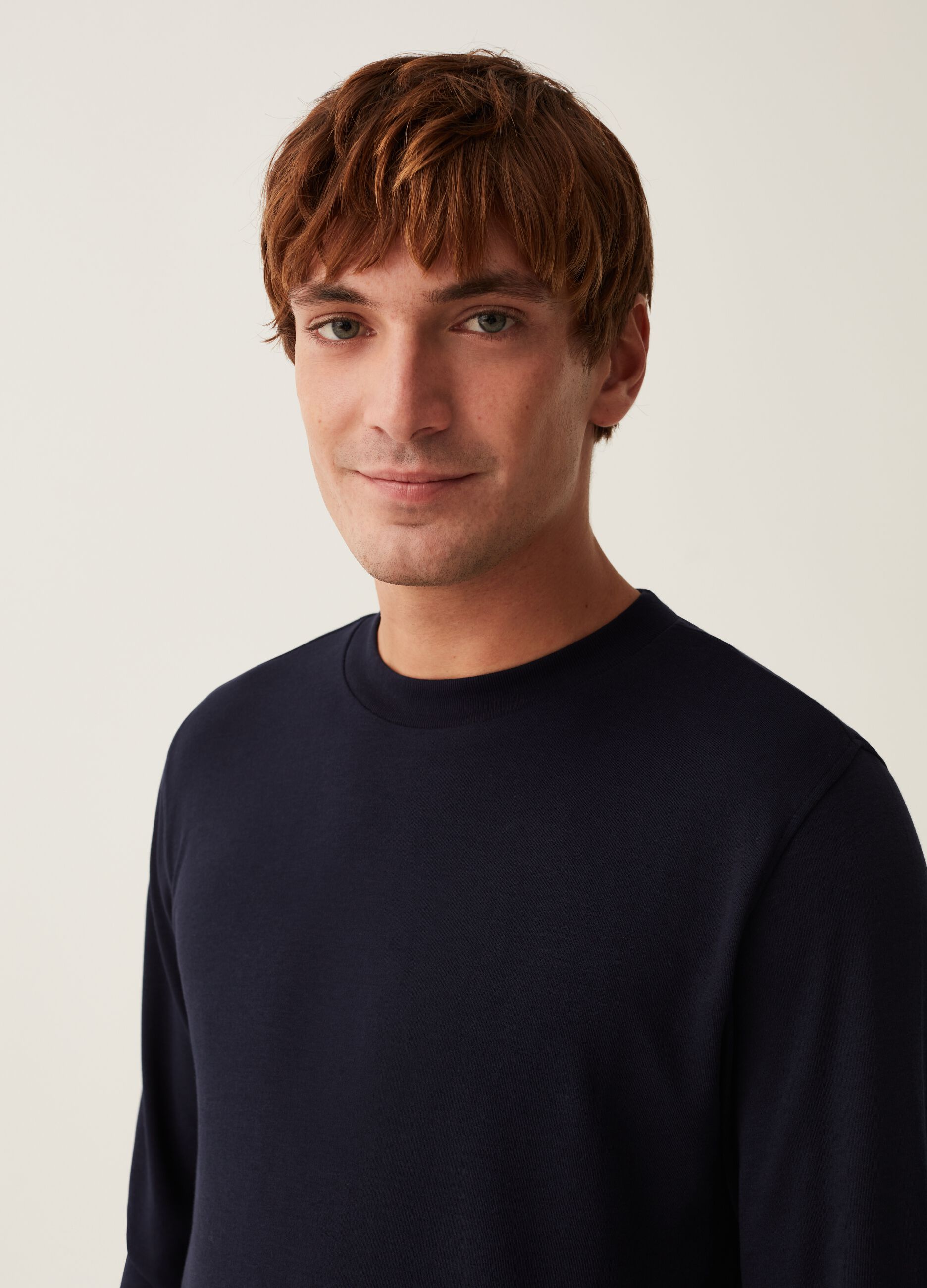 Long-sleeved T-shirt with round neck