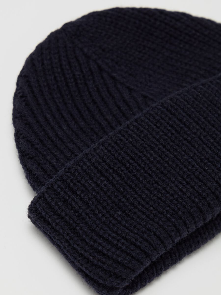 Ribbed hat with fold_1