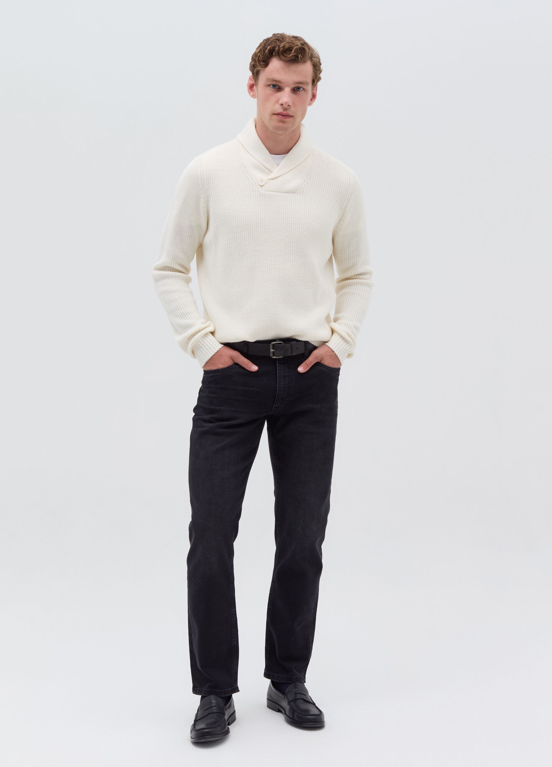 Comfort-fit jeans with five pockets