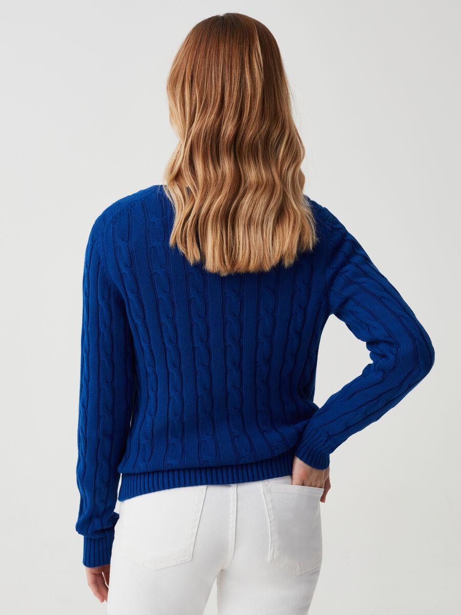 Pullover with cable design and V neck_1