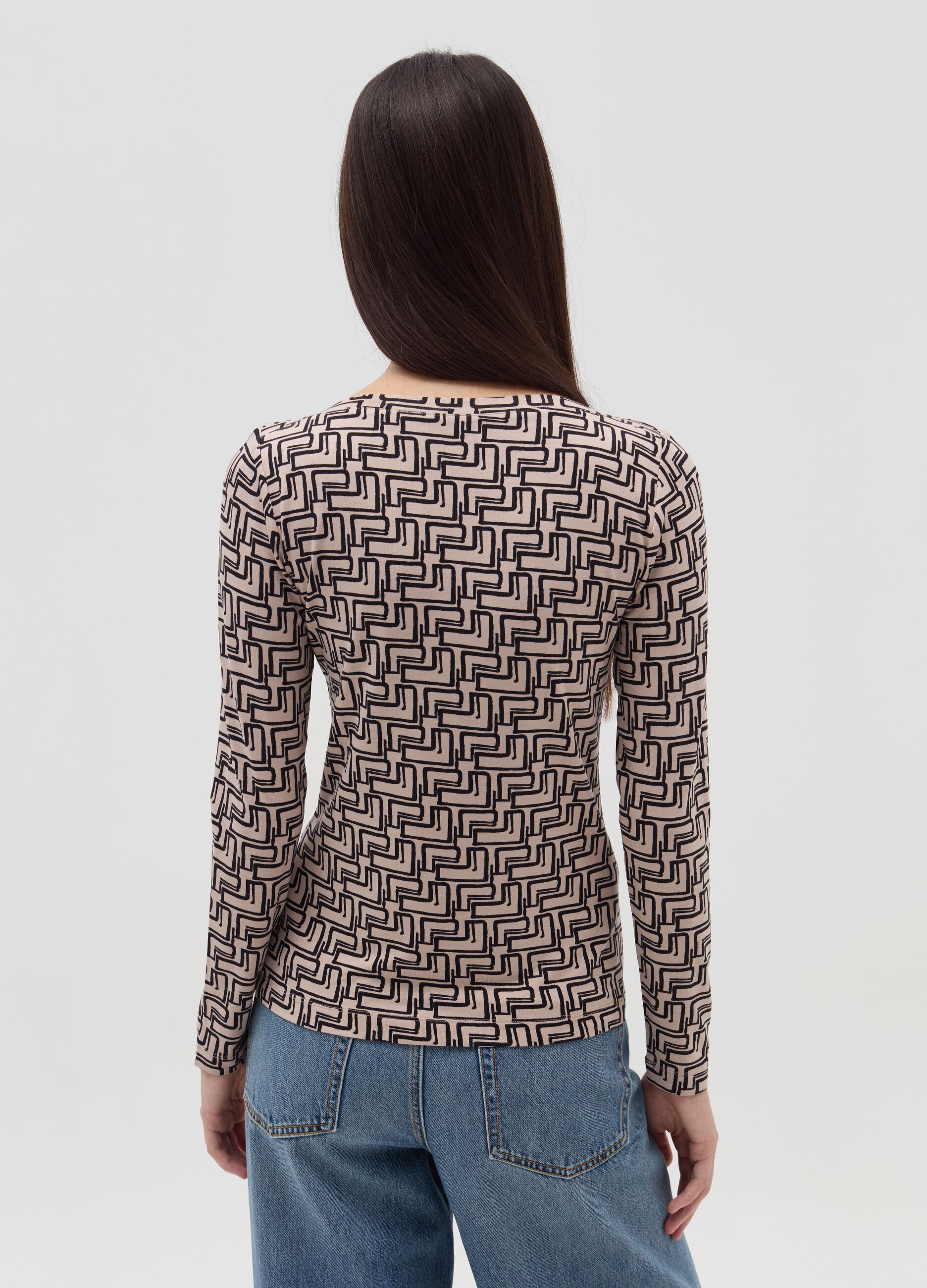 Long-sleeved T-shirt with boat neck