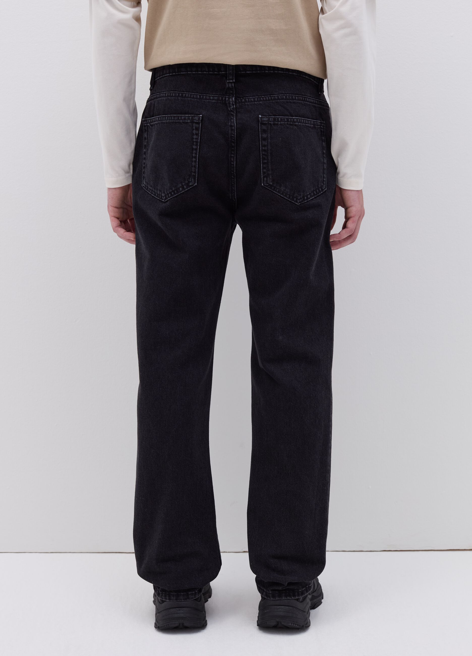 Five-pocket,straight-fit jeans