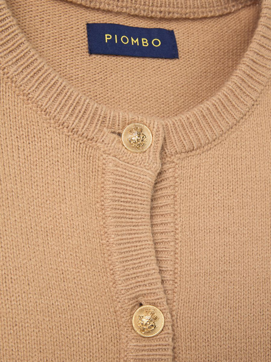 Contemporary cardigan with buttons_5