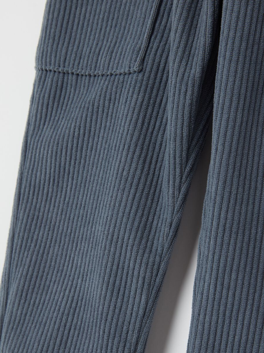 Corduroy jogger trousers with pockets_3