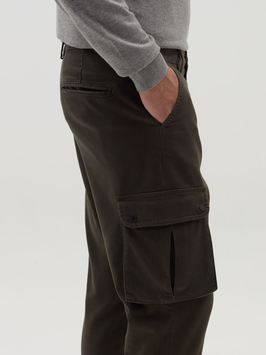 Cargo trousers in stretch cotton_3