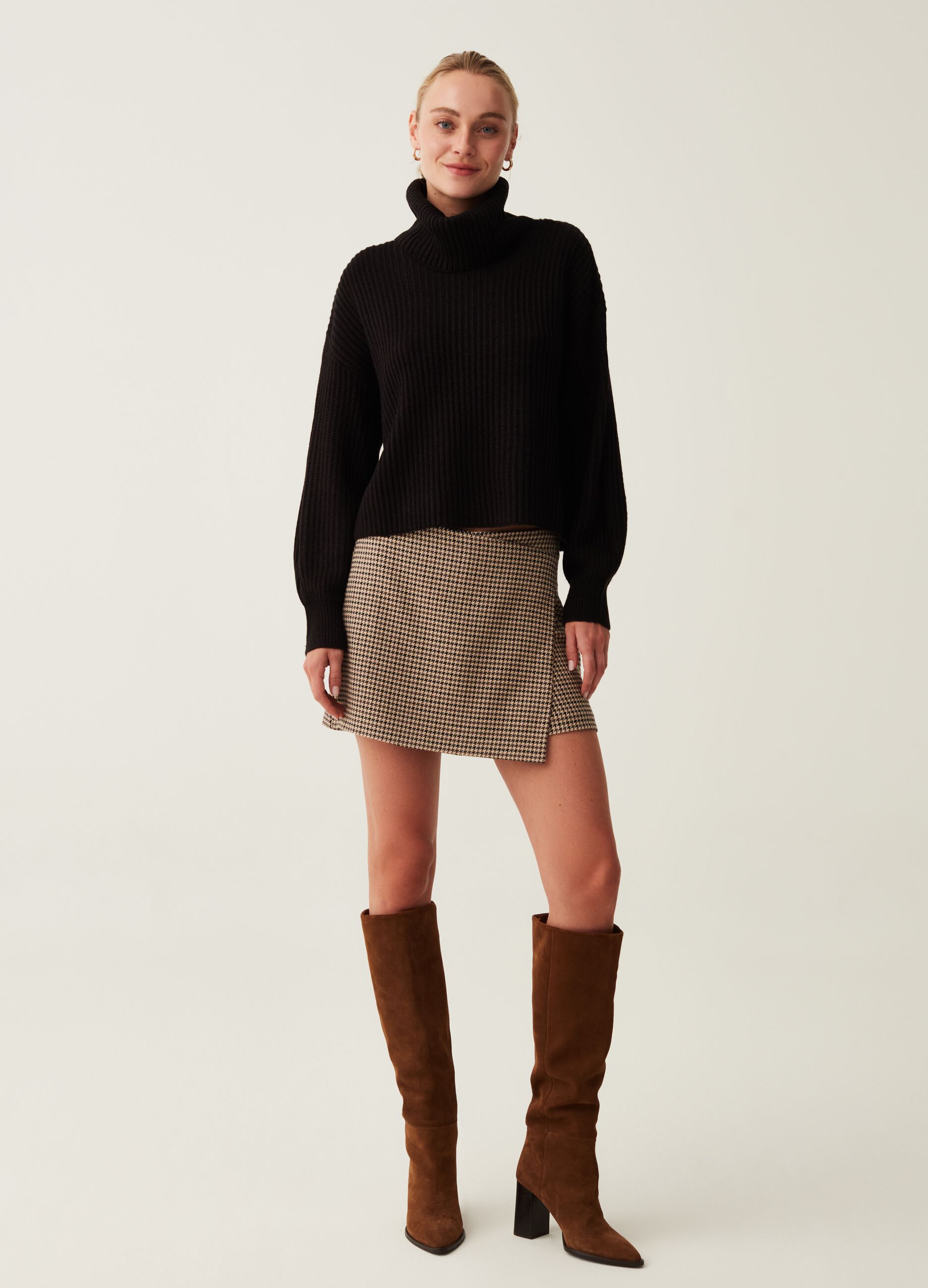 Ribbed pullover with high ring neck