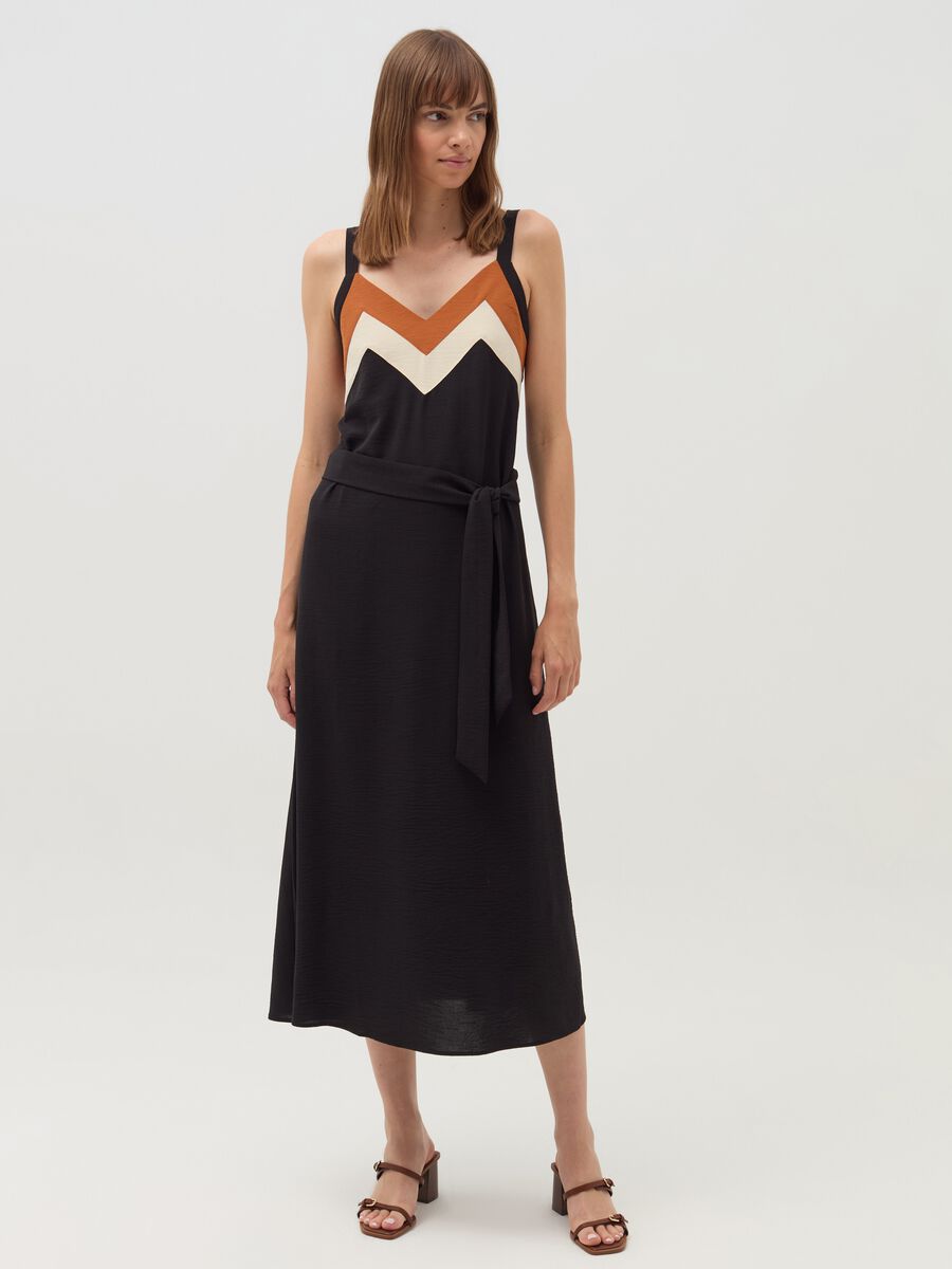 Sleeveless dress with geometric pattern_0