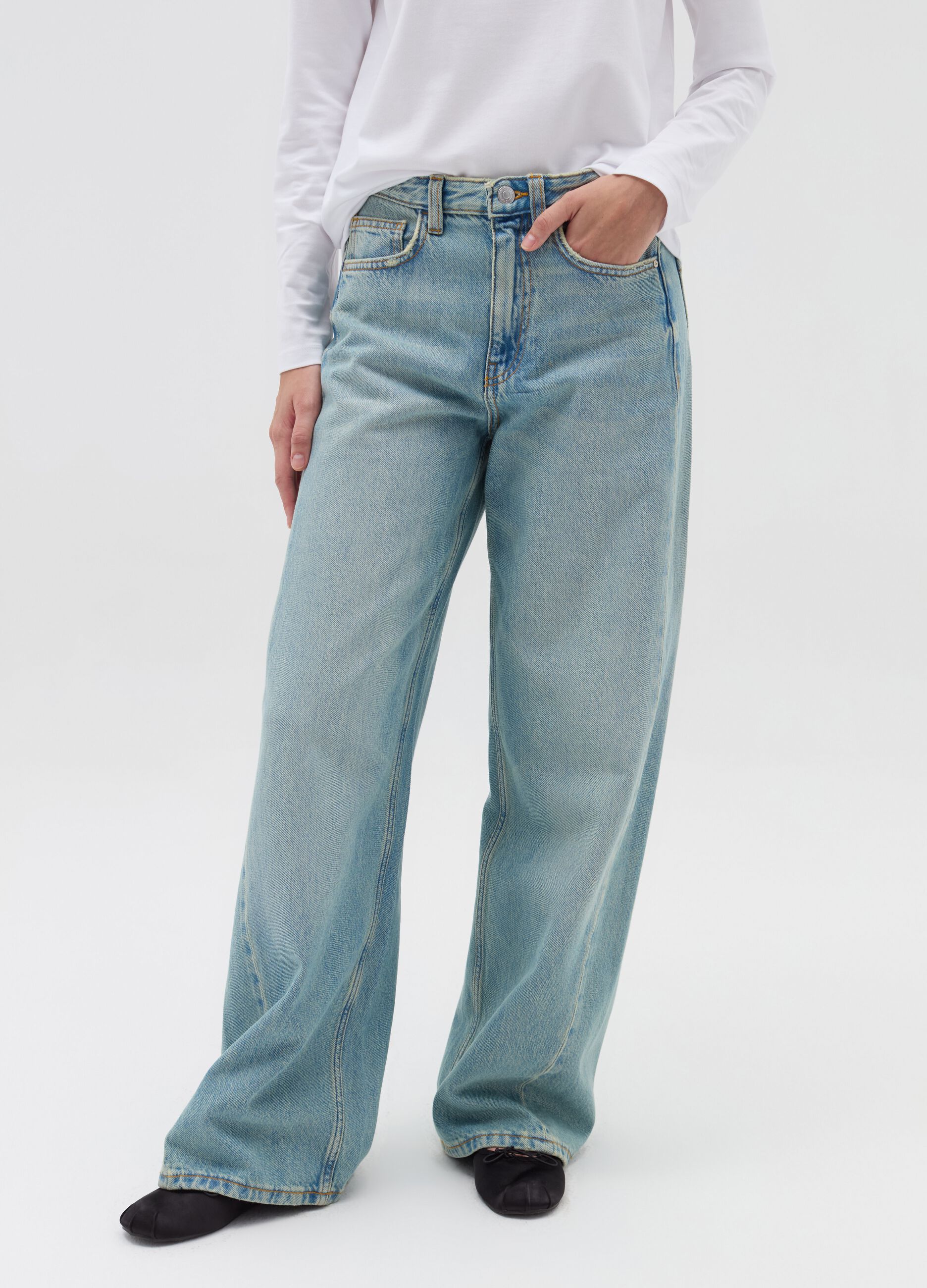 Wide-leg jeans with five pockets