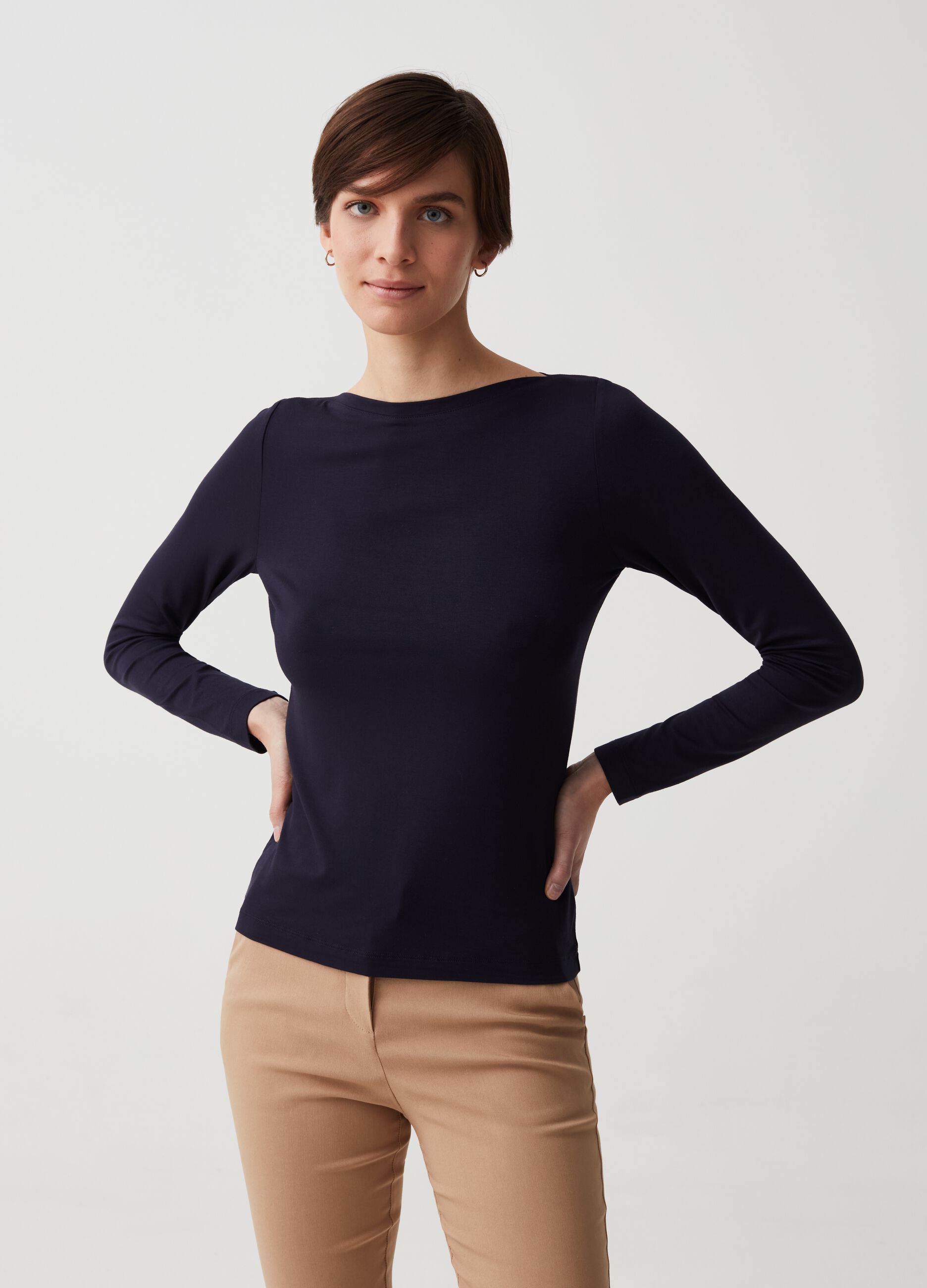 Long-sleeved T-shirt with boat neck