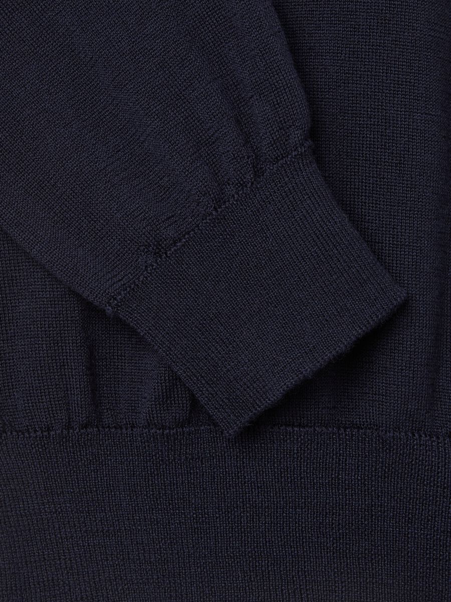 Merino wool pullover with round neck_5