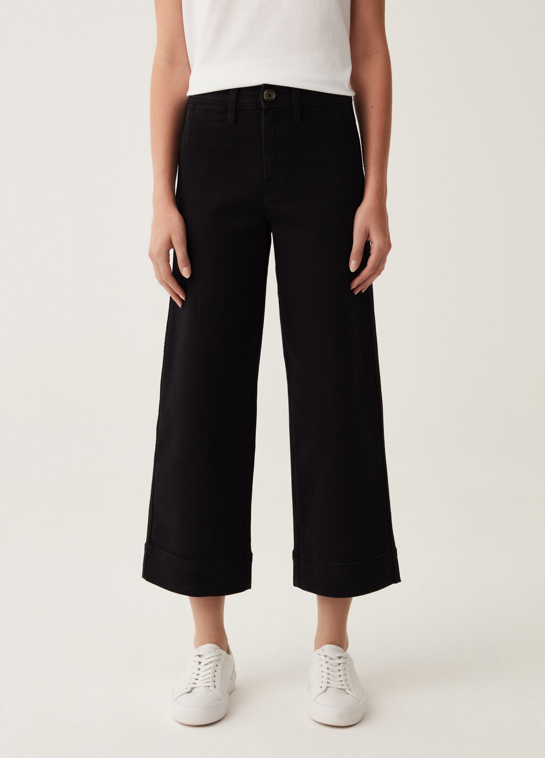 Wide-leg culotte jeans