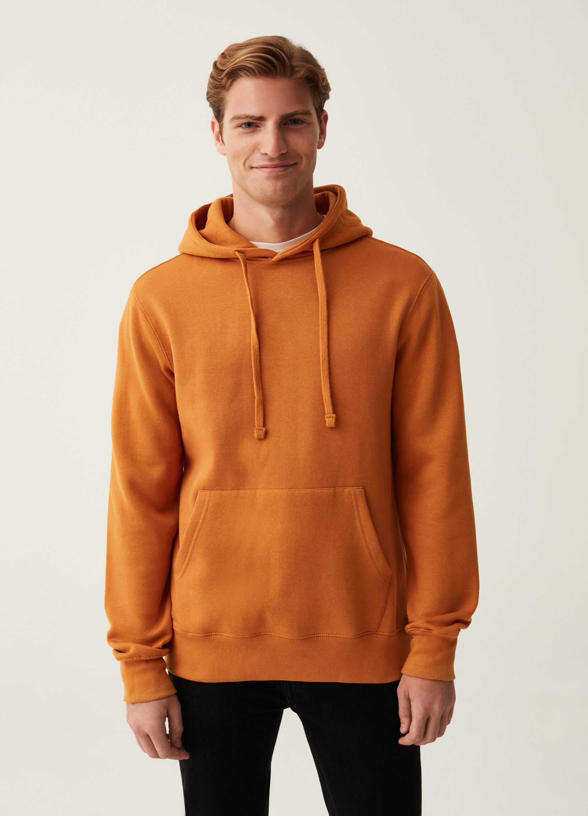 Regular-fit sweatshirt with hood