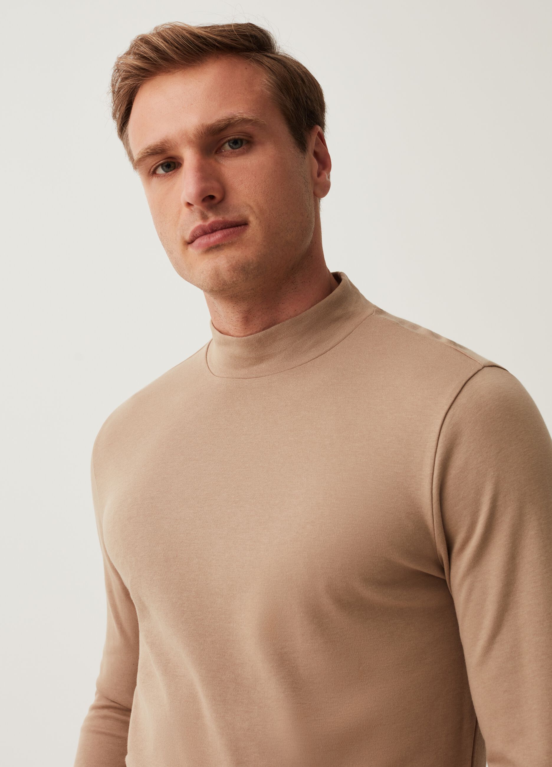 Long-sleeved T-shirt with mock neck