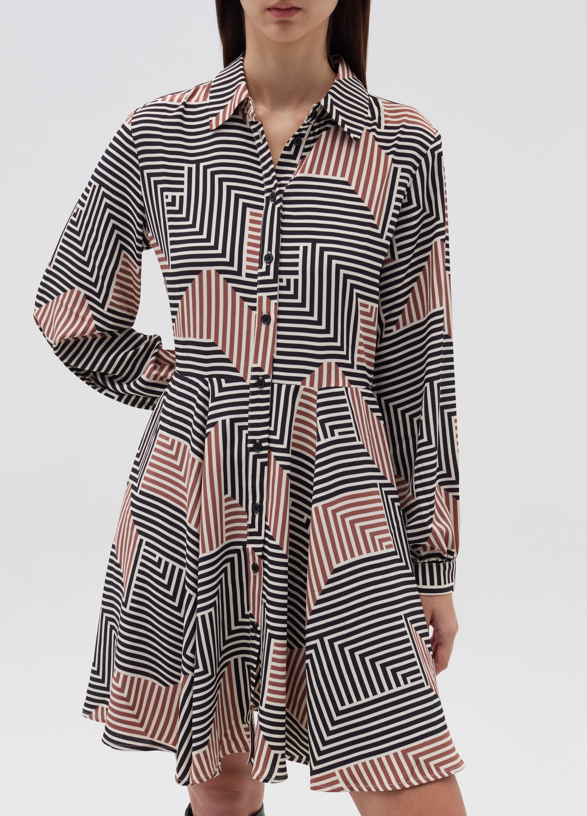 Short shirt dress with pattern