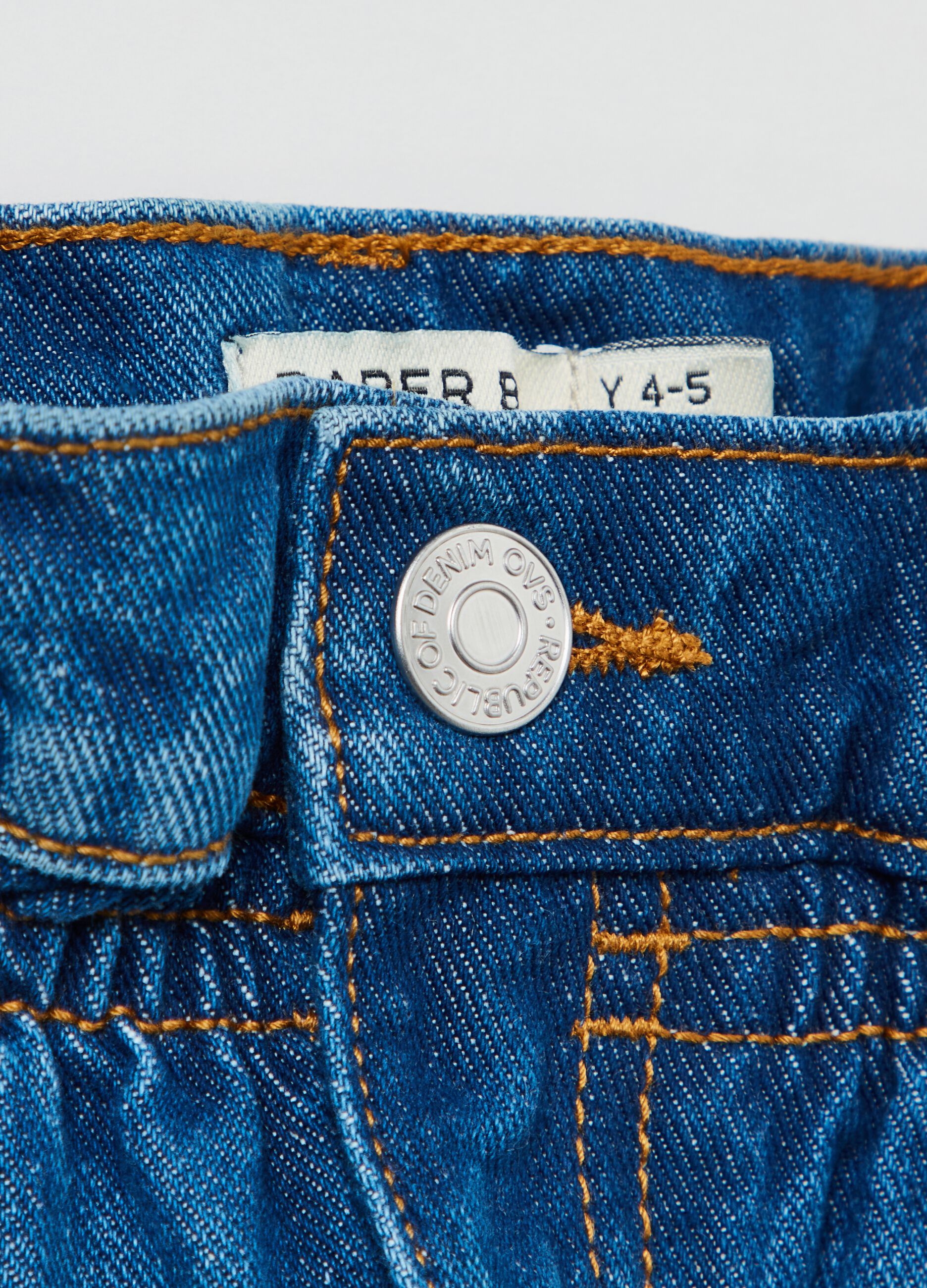 Five-pocket, paper bag jeans.