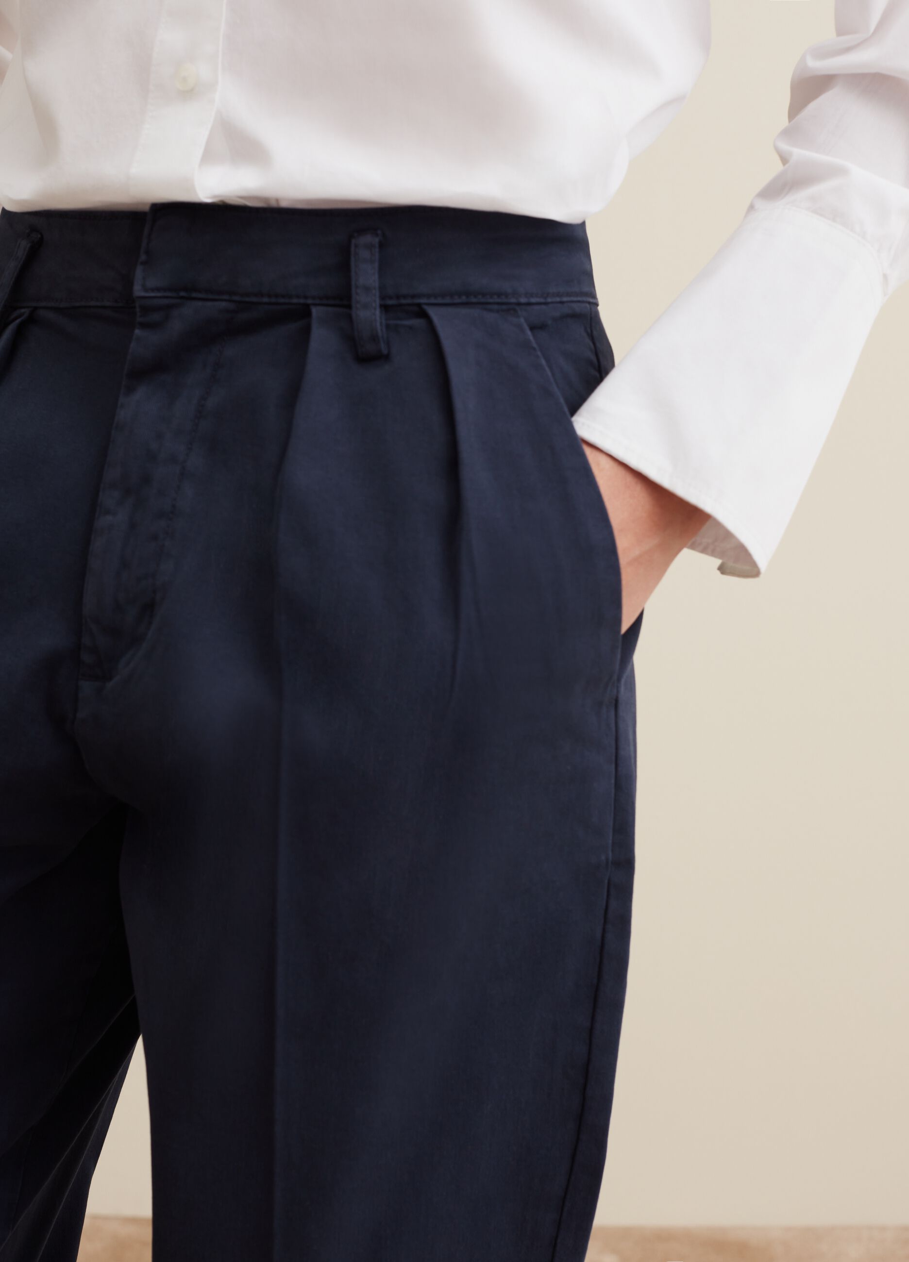 Cropped chino trousers with darts