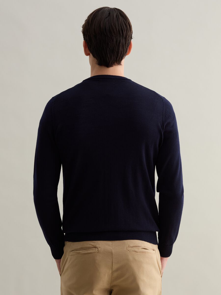 Merino wool pullover with round neck_3