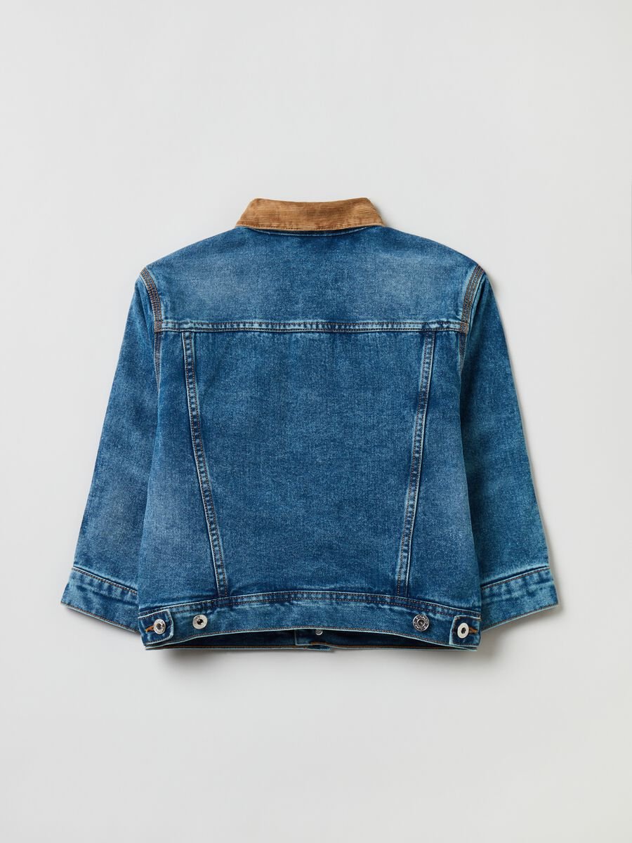 Denim jacket with pockets_4