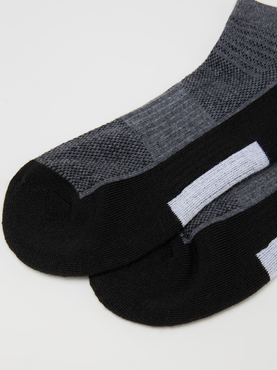 Three-pair pack sneaker liners_1